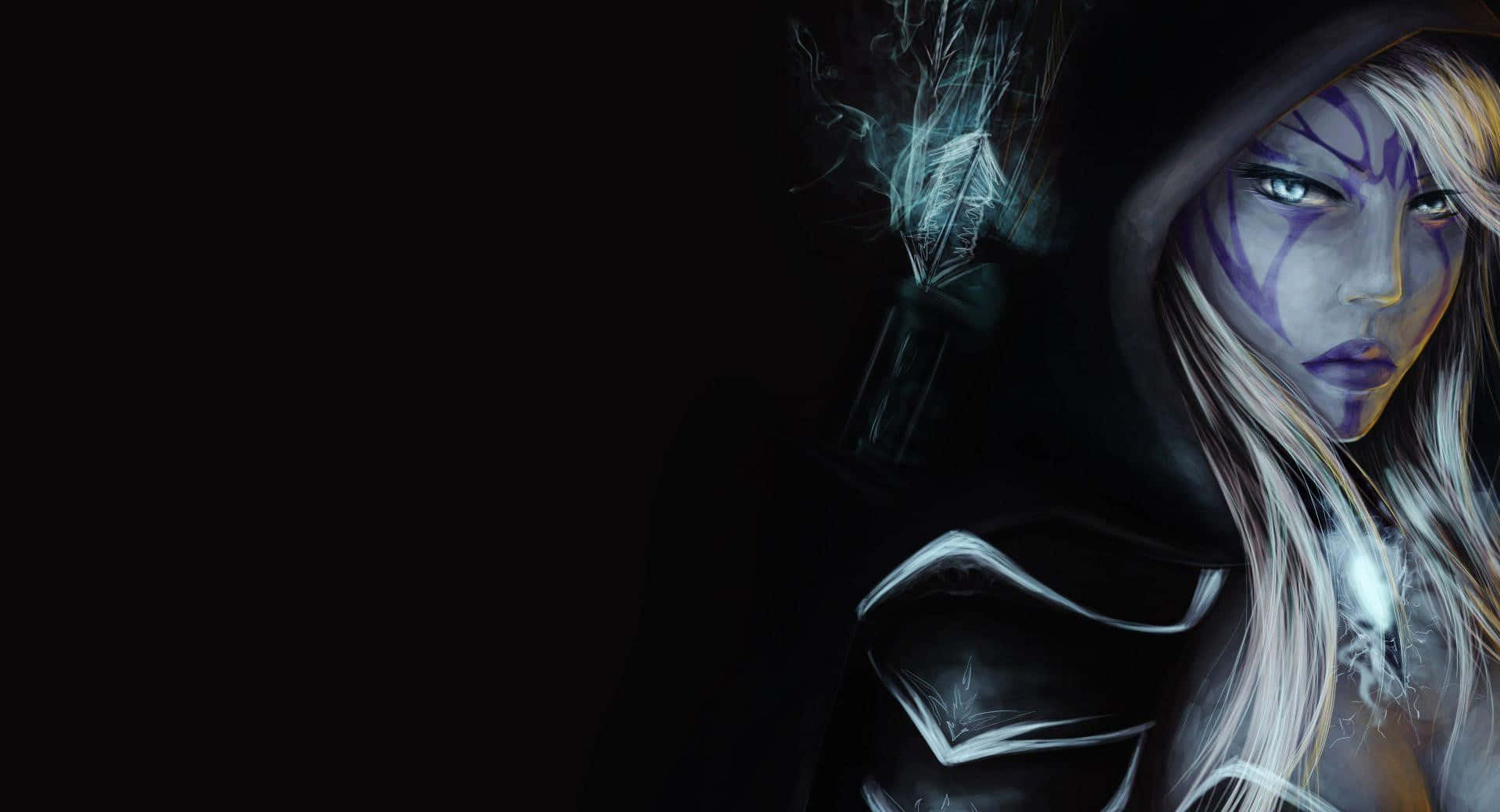 Drow Ranger 桌布 壁紙 — 一個戴著兜帽的女性身影，眼睛發光，臉上塗著紫色顏料，站在黑暗中，煙霧在她裝甲的肩膀周圍旋轉。
