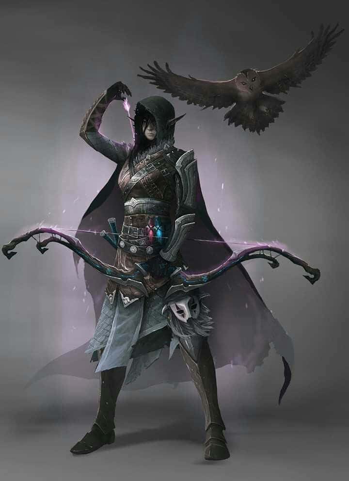 Drow Ranger 桌布 壁紙 — 一個戴著兜帽的精靈弓箭手，手持發光的紫色弓和飛翔的貓頭鷹，在霧濛濛的灰色背景下蓄勢待發。