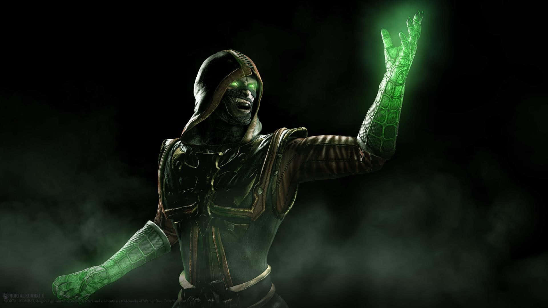 Mortal Kombat Reptile 桌布 壁紙 — 一個戴著兜帽的綠色皮膚戰士，眼睛發光，雙手散發出綠色能量，在黑暗煙霧中威風凜凜地站立。