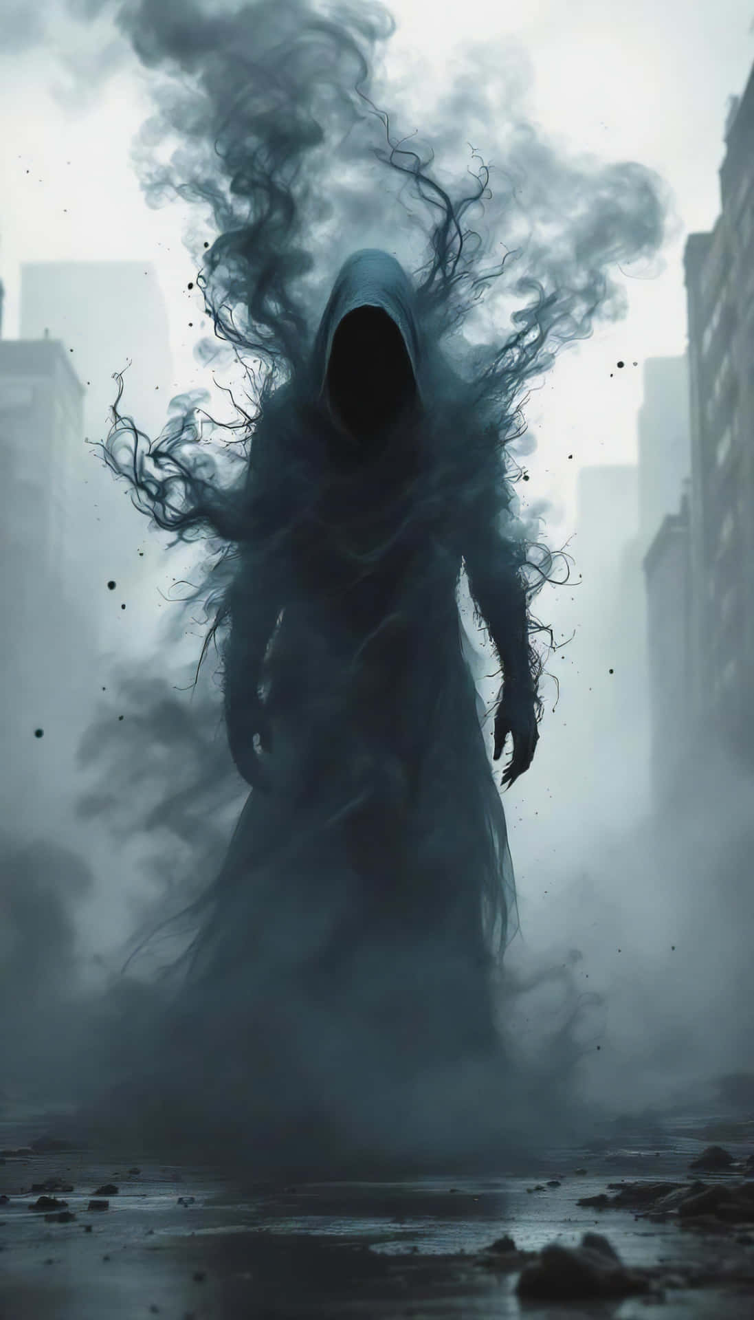 Echoes of the Shadow Land 壁紙 — 一個戴著兜帽的陰影人物，帶有煙霧觸手，從黎明時分霧氣瀰漫的城市街道中出現。