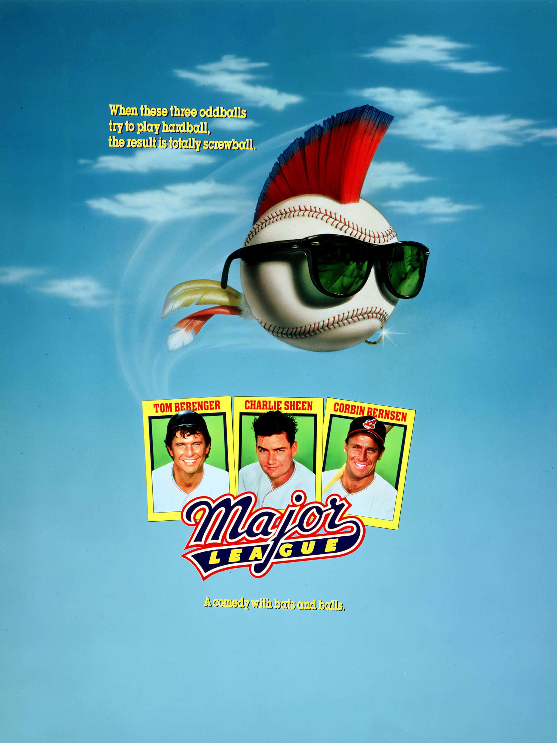 Major League Movie 桌布 壁紙 — 一個戴著太陽眼鏡和紅色莫西干頭的卡通棒球，在藍天下飛越電影《大聯盟》中三位球員的頭像。