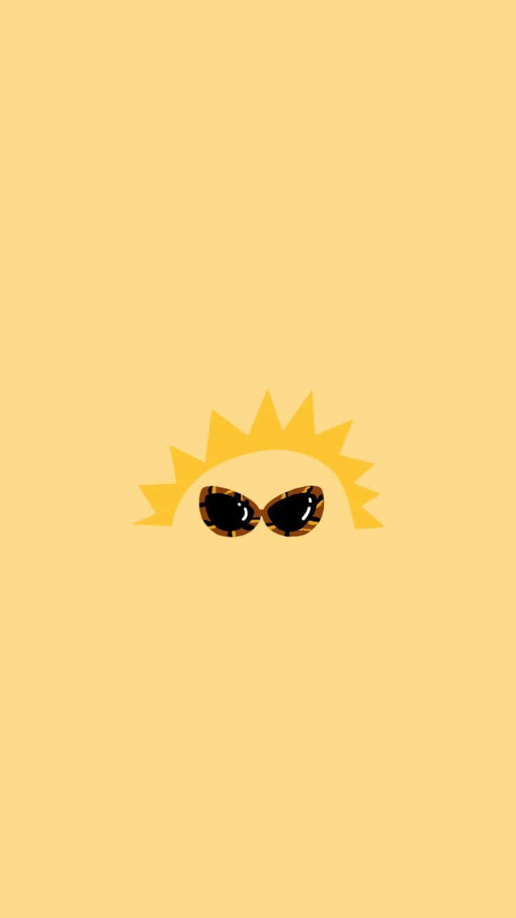 Cute Sun 桌布 壁紙 — 一個戴著太陽眼鏡的簡約太陽從純黃色背景中探出頭來。