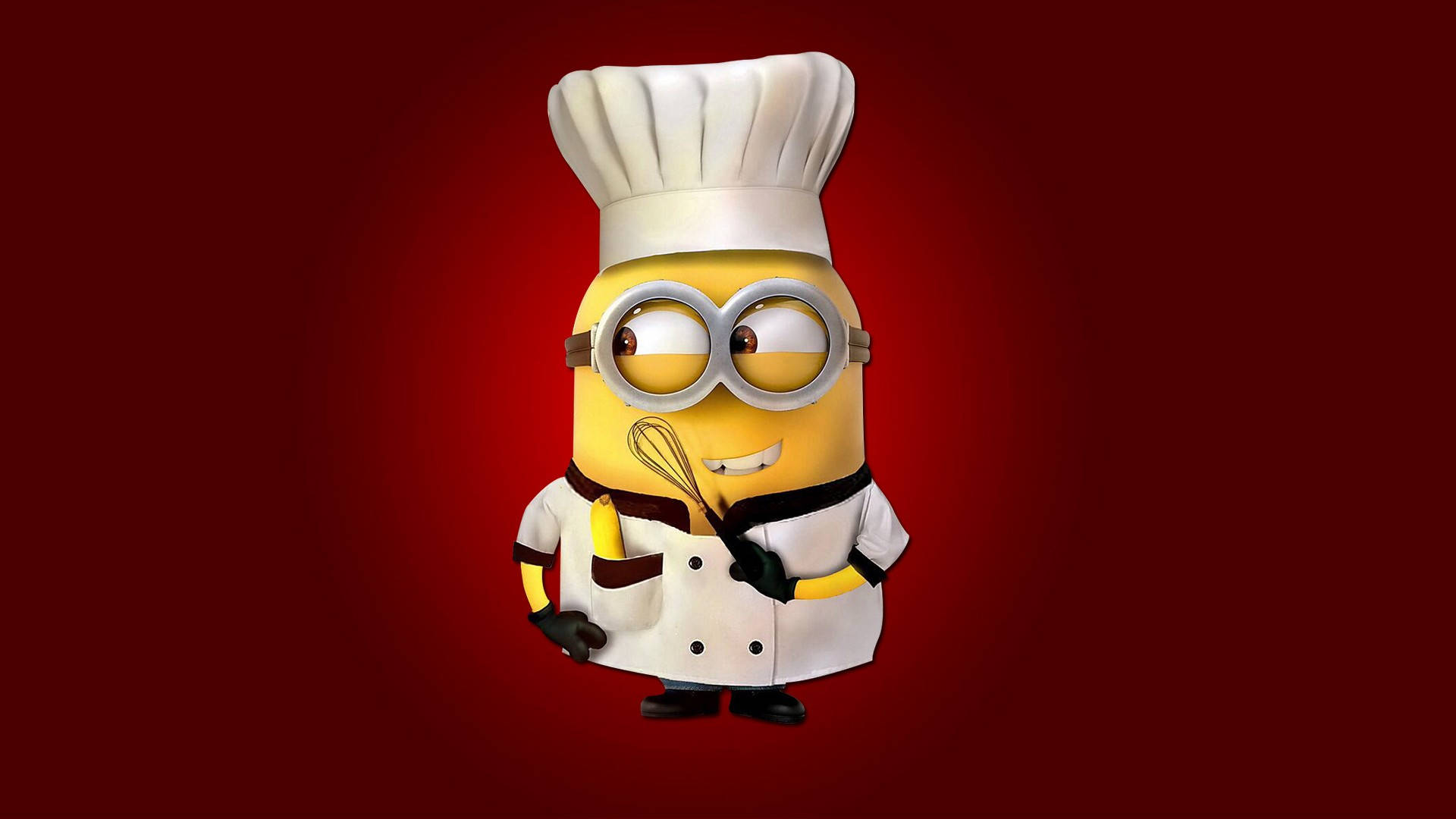 小黃人 桌布 壁紙 — 一個戴著廚師帽和外套的開心黃色Minion，在深紅色漸變背景前拿著打蛋器。