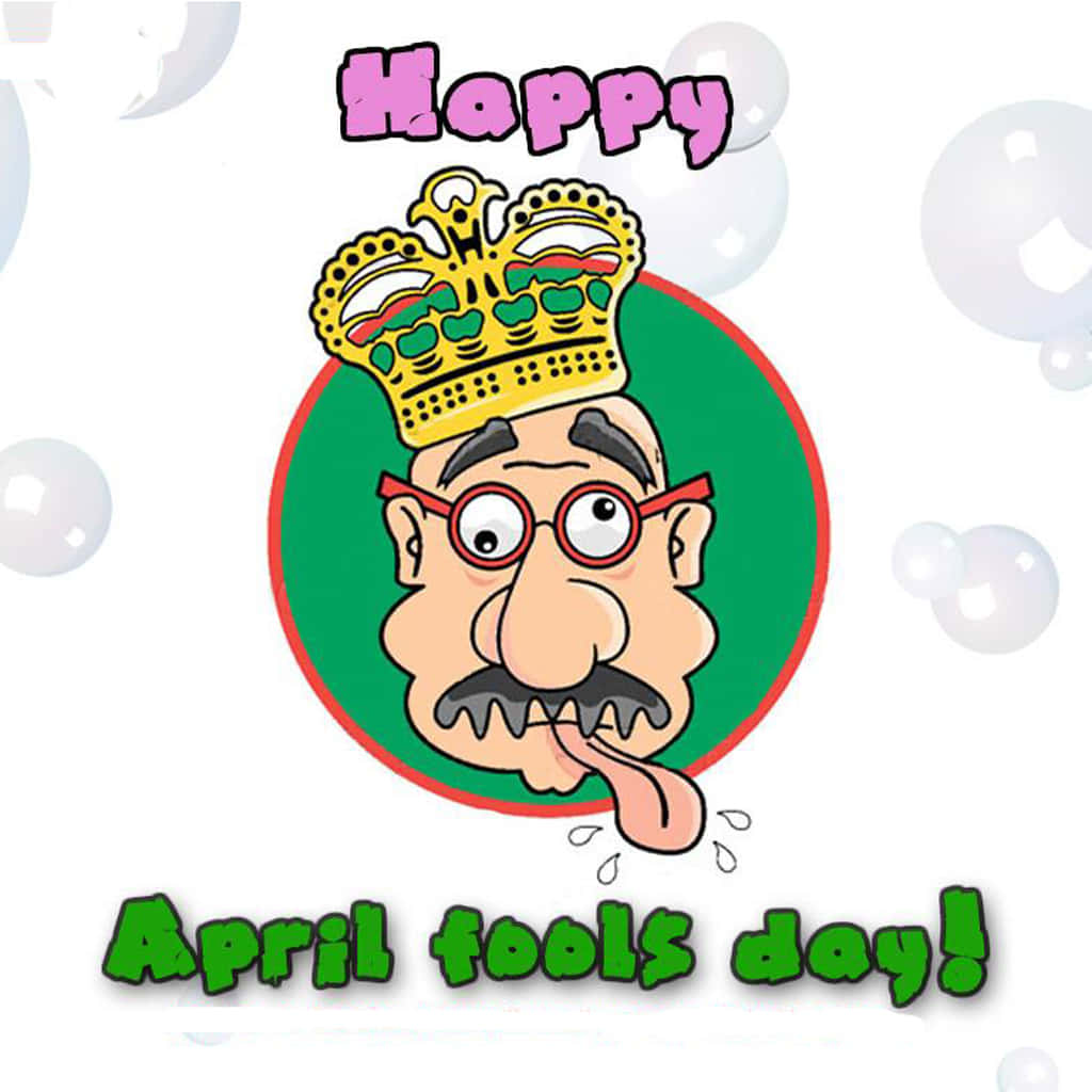 April Fools 桌布 壁紙 — 一個戴著皇冠和紅色眼鏡的卡通男人頑皮地伸出舌頭，周圍環繞著氣泡和愚人節文字。