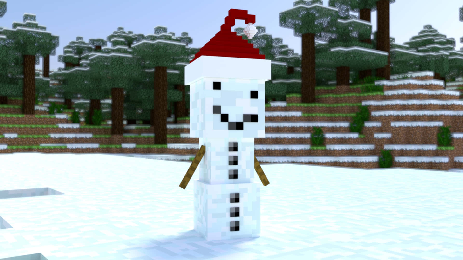 Minecraft Snow Golem 桌布 壁紙 — 一個戴著紅白聖誕帽、開心的方塊雪人站在有松樹和梯田山丘的雪地Minecraft景觀中。