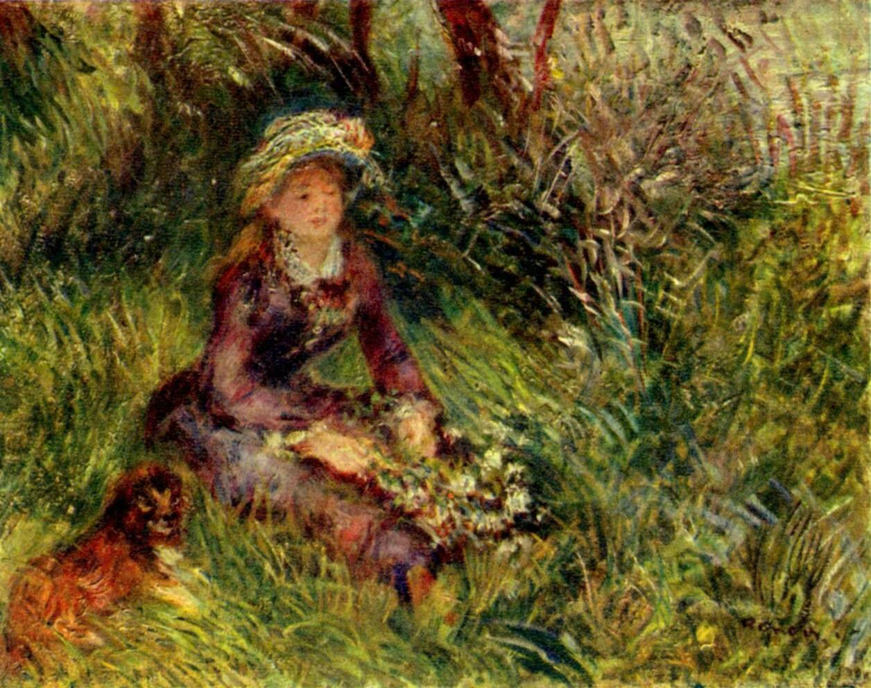 Renoir 桌布 壁紙 — 一個戴著花卉帽的小女孩坐在茂密的綠草中，在一隻休息的狗旁邊採集野花。