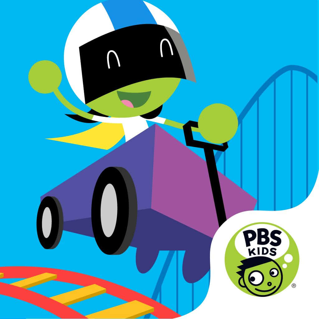 pbs kids 桌布 壁紙 — 一個戴著藍白色頭盔的開心綠色卡通角色，在明亮的藍色背景下的紅色賽道上快樂地駕駛一輛紫色汽車。