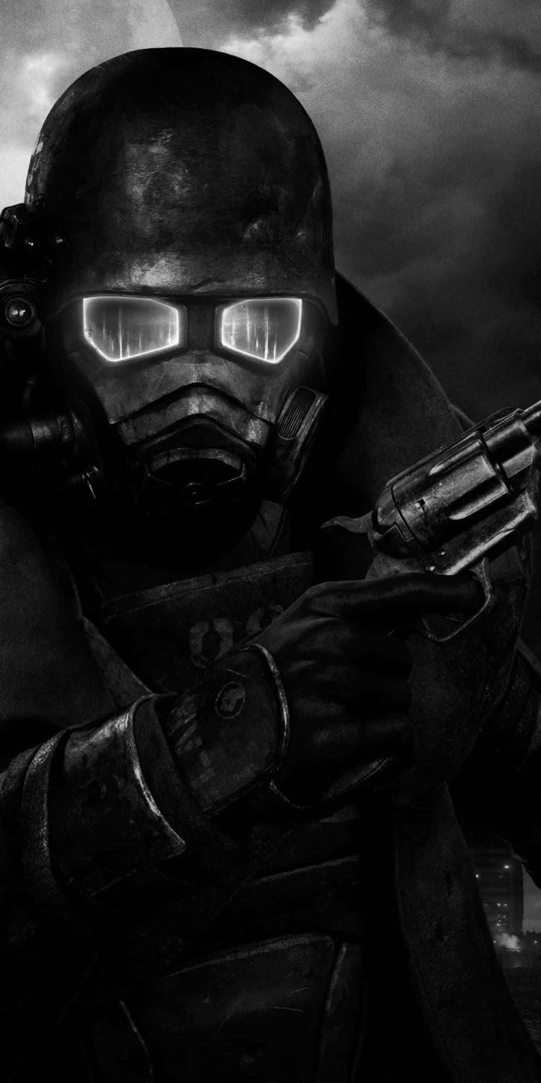 Pixel 3 Fallout 76 桌布 壁紙 — 一個戴著防毒面具、眼睛發光的神秘人物，在暴風雨的天空下拿著左輪手槍。