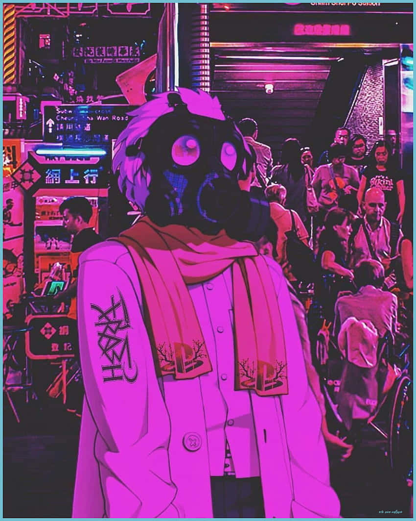 Retro 桌布 壁紙 — 一個戴著防毒面具和粉紅色外套的人站在充滿霓虹燈的賽博朋克街道上，周圍擠滿人群和發光的招牌。