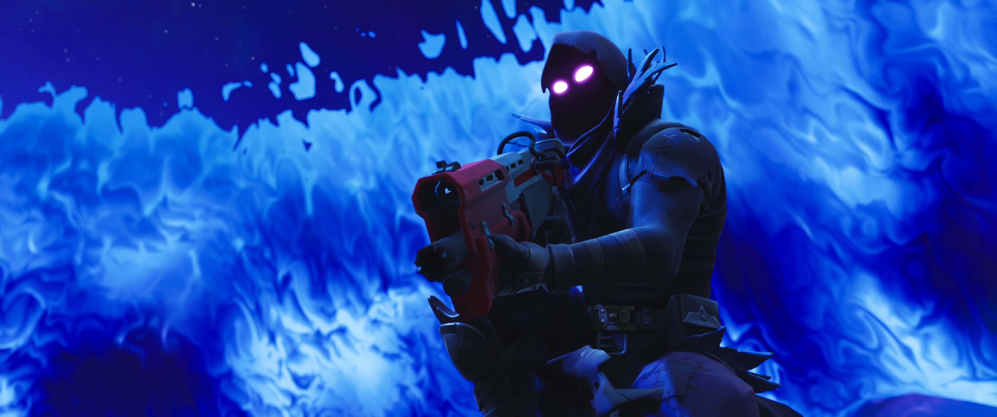 Raven Fortnite 桌布 壁紙 — 一個戴著面具、眼睛發光的戰士，在旋轉的藍色宇宙背景下手持紅色武器。