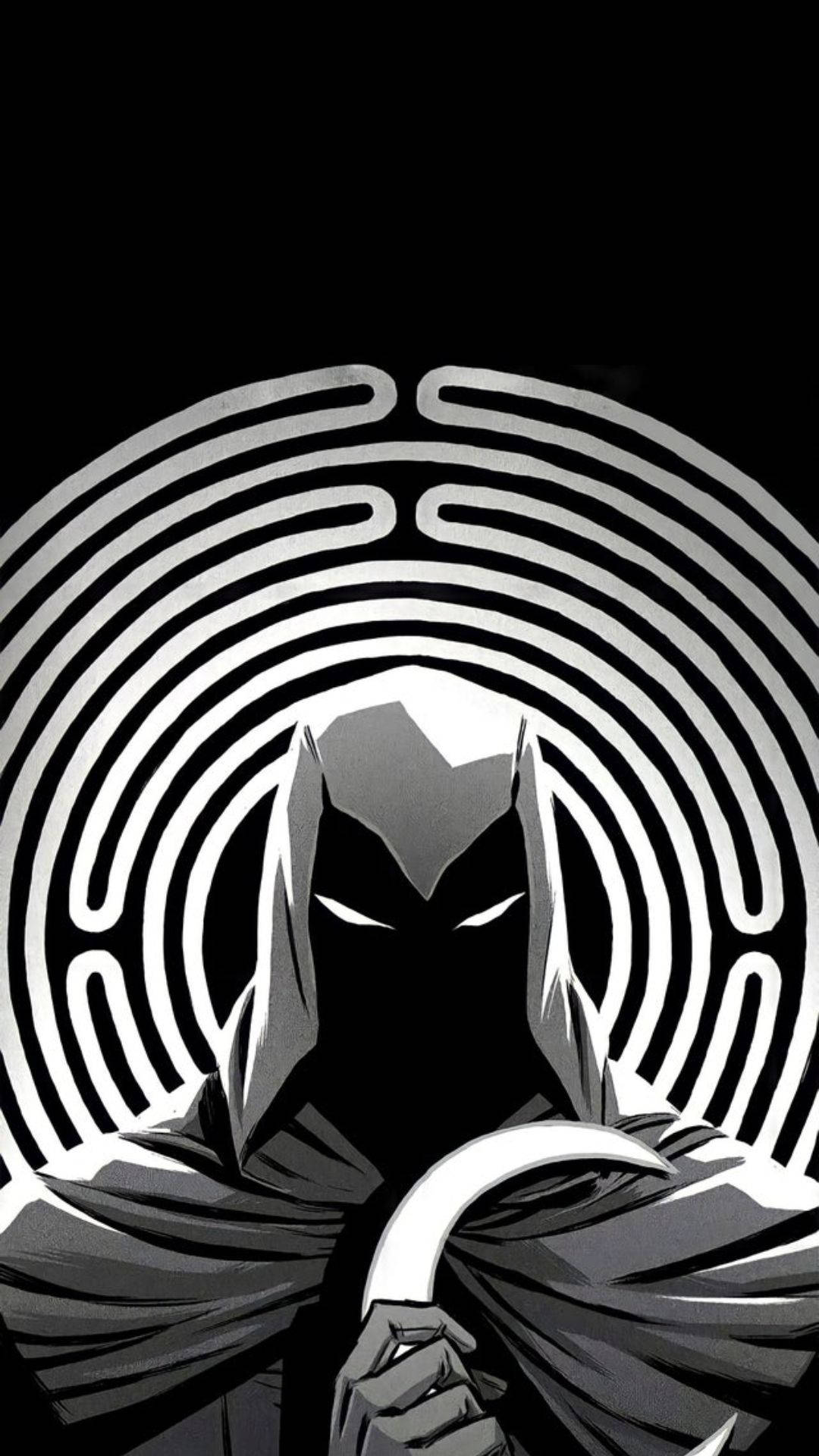 Moon Knight 桌布 壁紙 — 一個戴著面具、眼睛發光的義警，在催眠般的螺旋背景下，手持彎曲的刀刃，呈現鮮明的黑白對比。