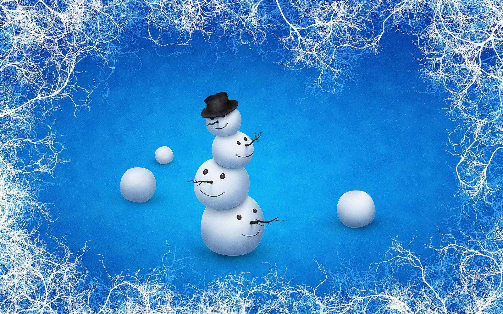 雪人 桌布 壁紙 — 一個戴著高帽、樹枝手臂的快樂雪人站在藍色冰面上，周圍是結霜的白色樹枝。