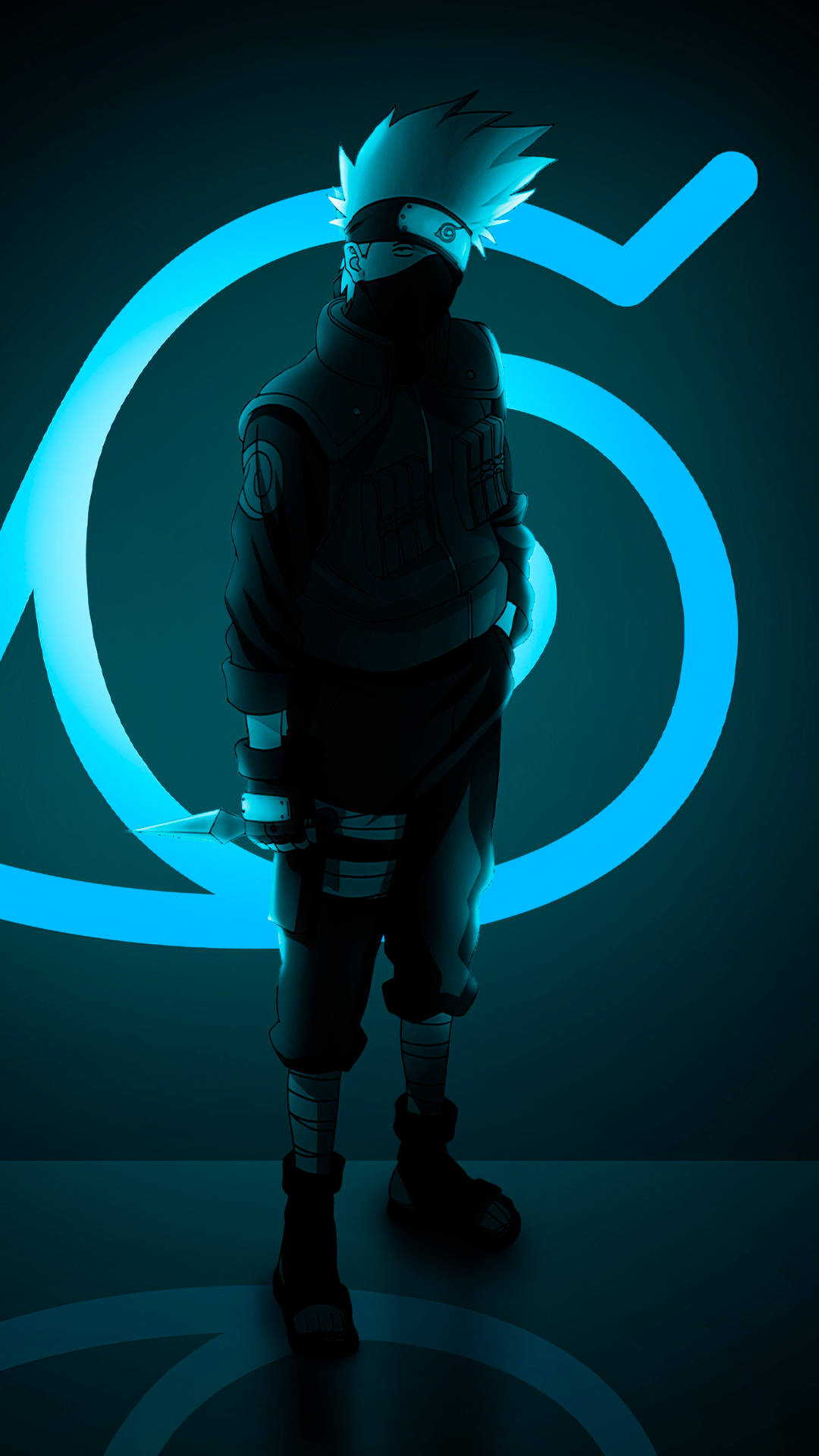 Cool Kakashi 桌布 壁紙 — 一個戴面具的忍者以剪影姿態站立，背景是黑暗工作室中發光的藍色螺旋標誌。