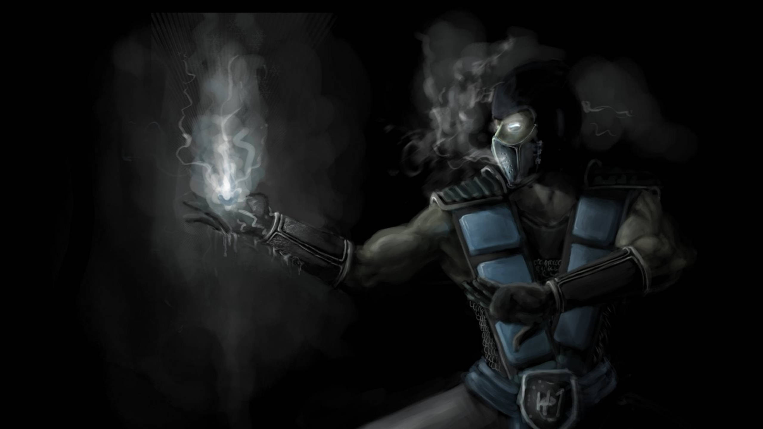 Sub-zero 桌布 壁紙 — 一個戴面具的戰士身穿黑色盔甲，在煙霧瀰漫的黑色背景下從手中引導發光的能量。