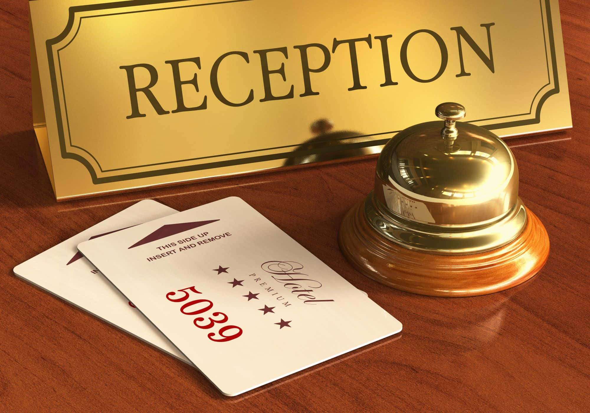 Hospitality 桌布 壁紙 — 一個拋光黃銅酒店鐘和鑰匙卡放在木製接待櫃檯上，旁邊有一個金色的 'RECEPTION' 標誌。