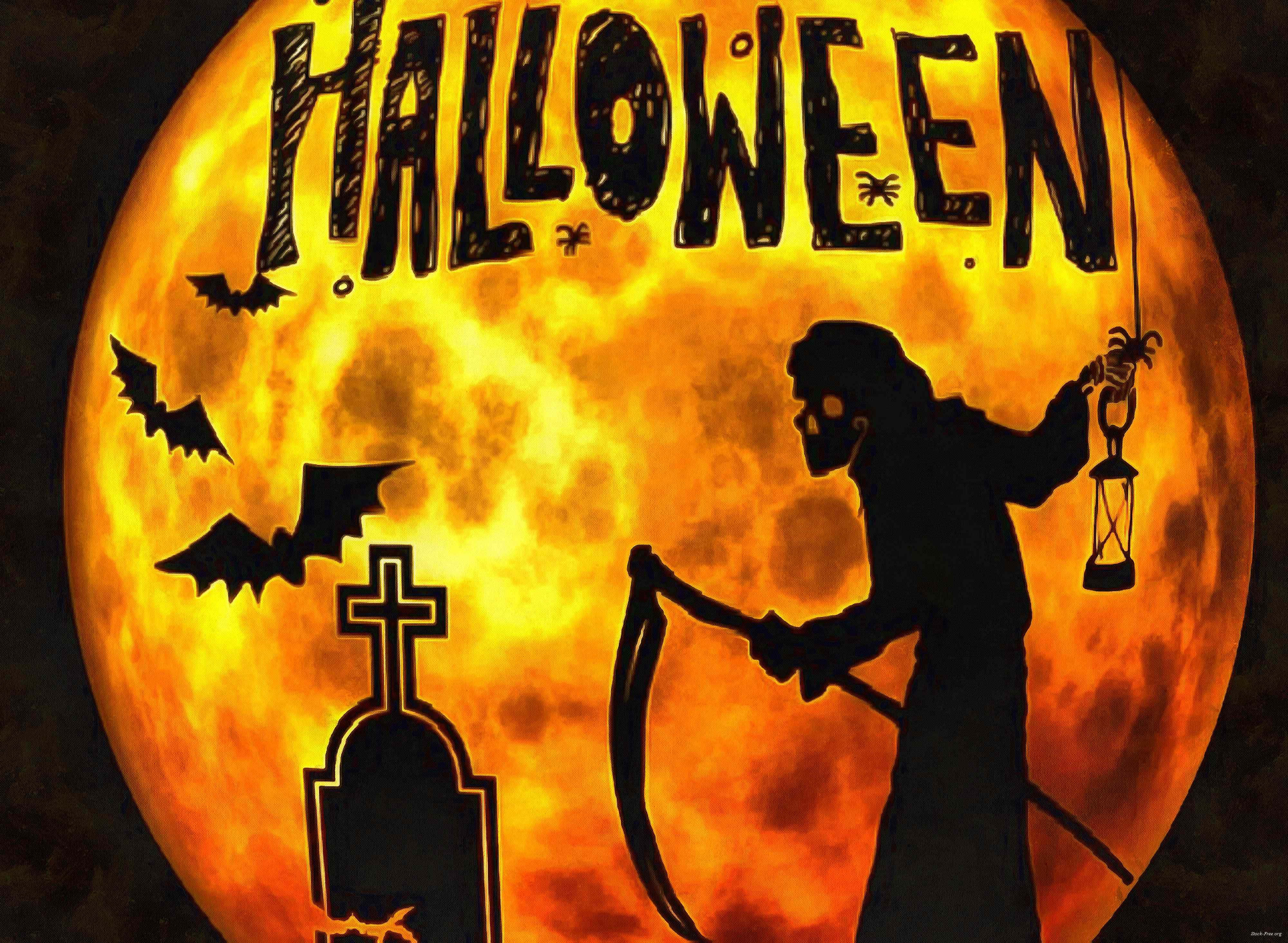 Spooky Halloween 桌布 壁紙 — 一個拿著燈籠和鐮刀的死神剪影，站在發光的橙色滿月前，背景有蝙蝠和墓碑。