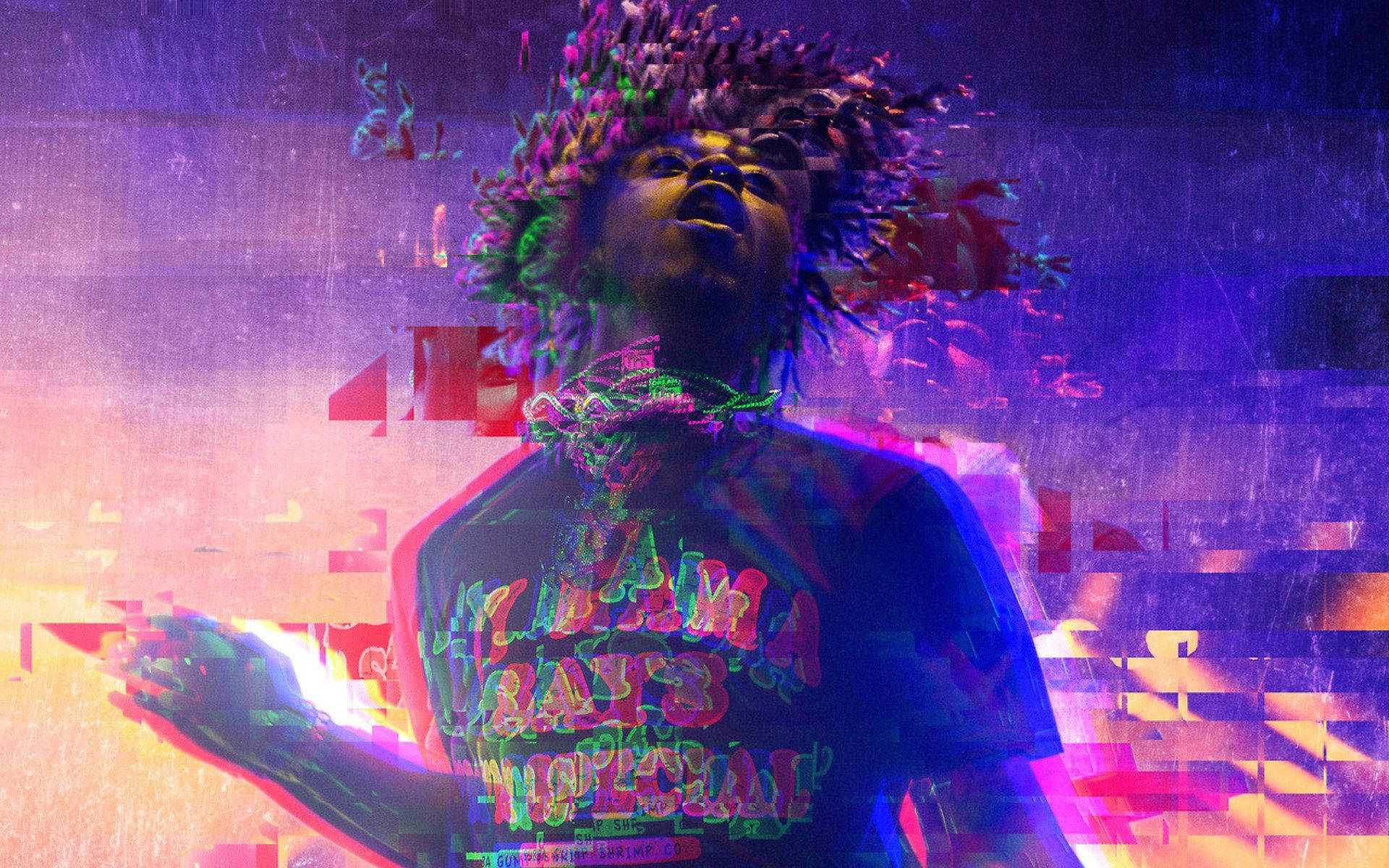 Uzi 桌布 壁紙 — 一個擁有充滿活力的霓虹髮色和故障藝術效果的人，站在破碎的紫色和橙色數位背景前。