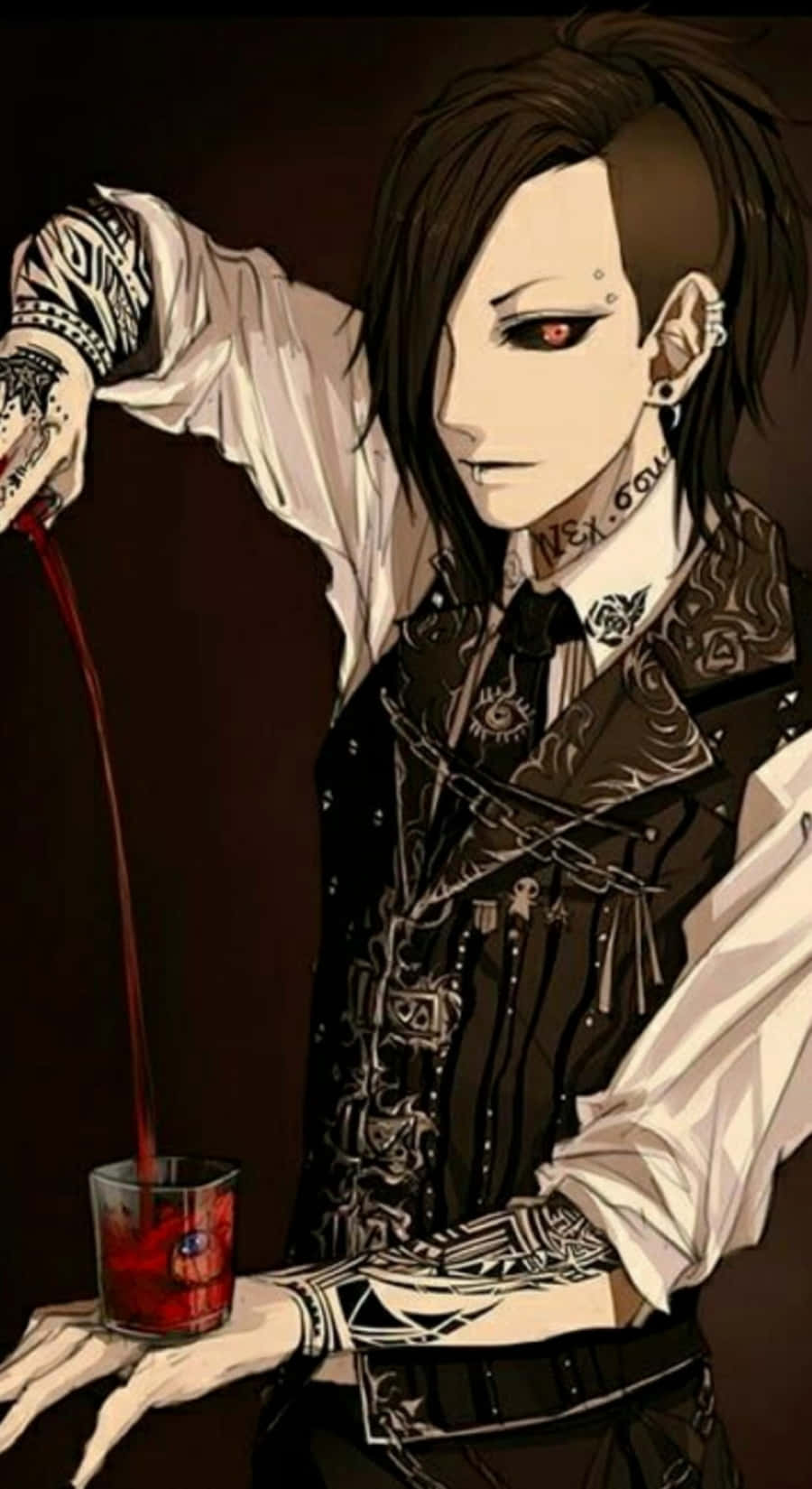 Tokyo Ghoul Uta 桌布 壁紙 — 一個擁有深色頭髮和紅色眼睛的動漫角色，身上有刺青和鏈條裝飾，正在將深紅色液體倒入玻璃杯中。