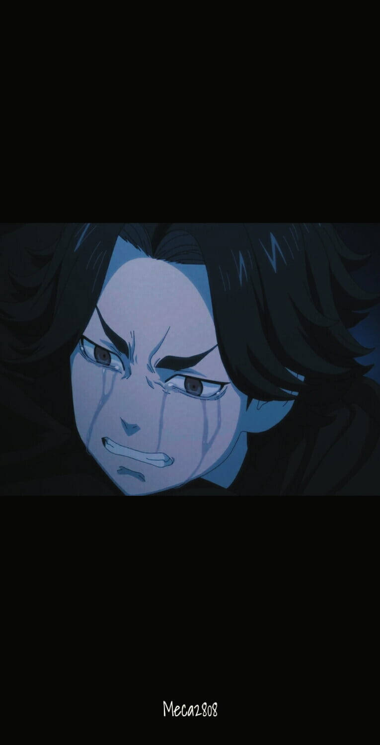 crying anime 桌布 壁紙 — 一個擁有深色頭髮和銳利眼神的動漫角色，在冷藍色燈光下兇狠地瞪視。