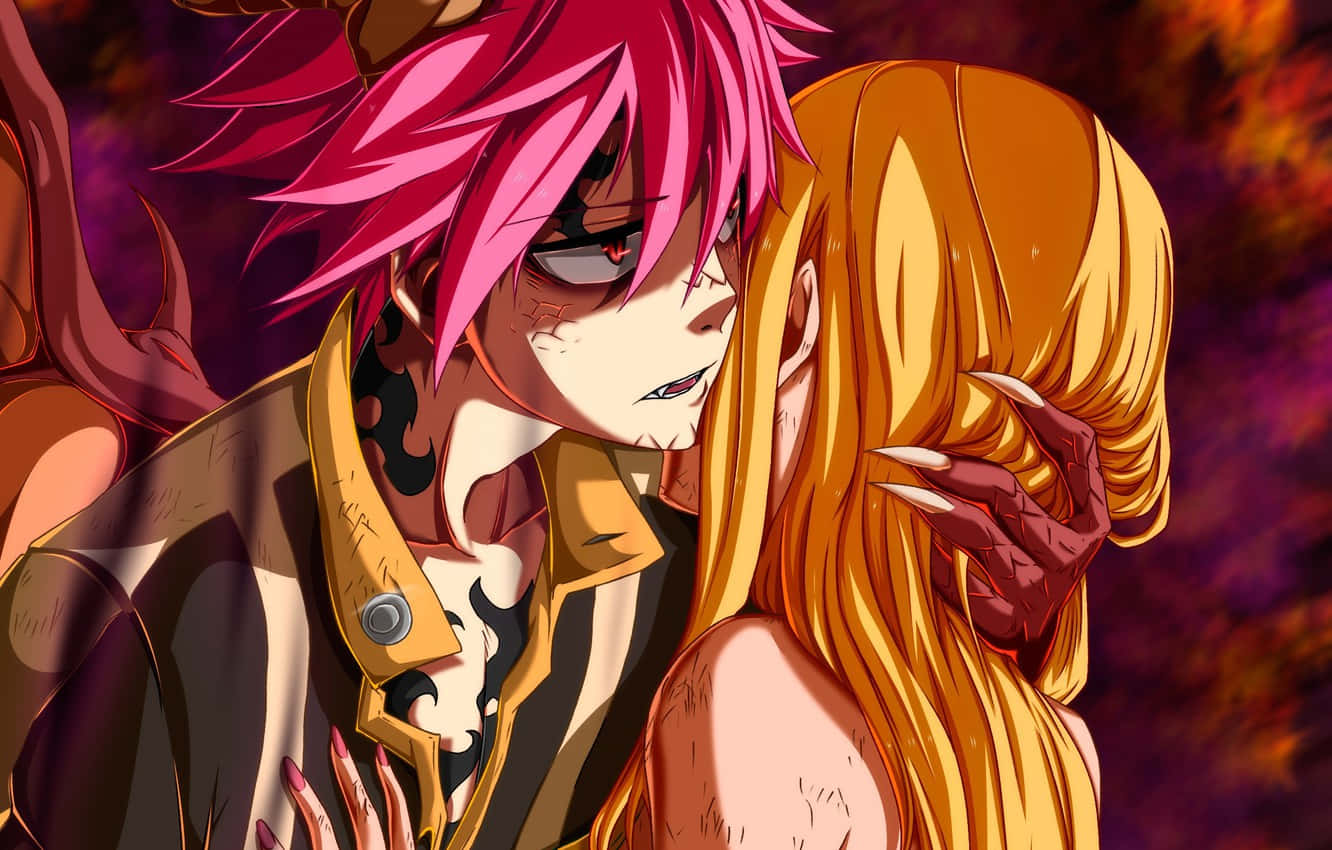 lucy heartfilia 桌布 壁紙 — 一個擁有火焰般頭髮和惡魔角的動漫角色，在旋轉的紅紫色背景中擁抱一位金髮女子。