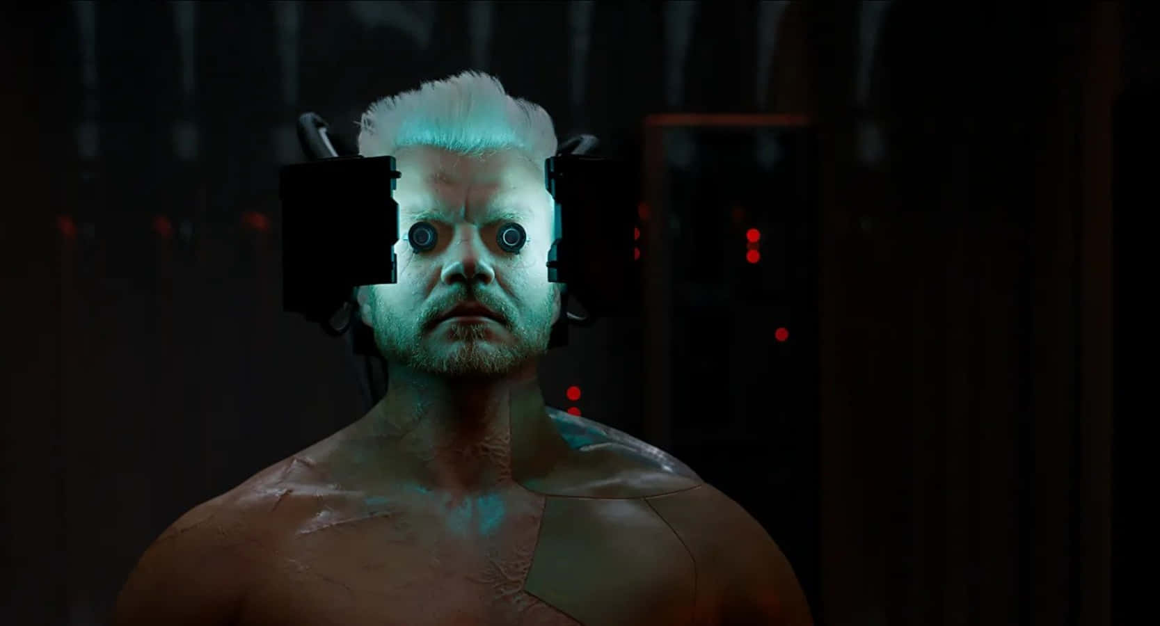Ghost In The Shell Batou 桌布 壁紙 — 一個擁有發光眼睛和網路頭飾的男人站在一個被詭異藍光和紅光照亮的黑暗房間裡。