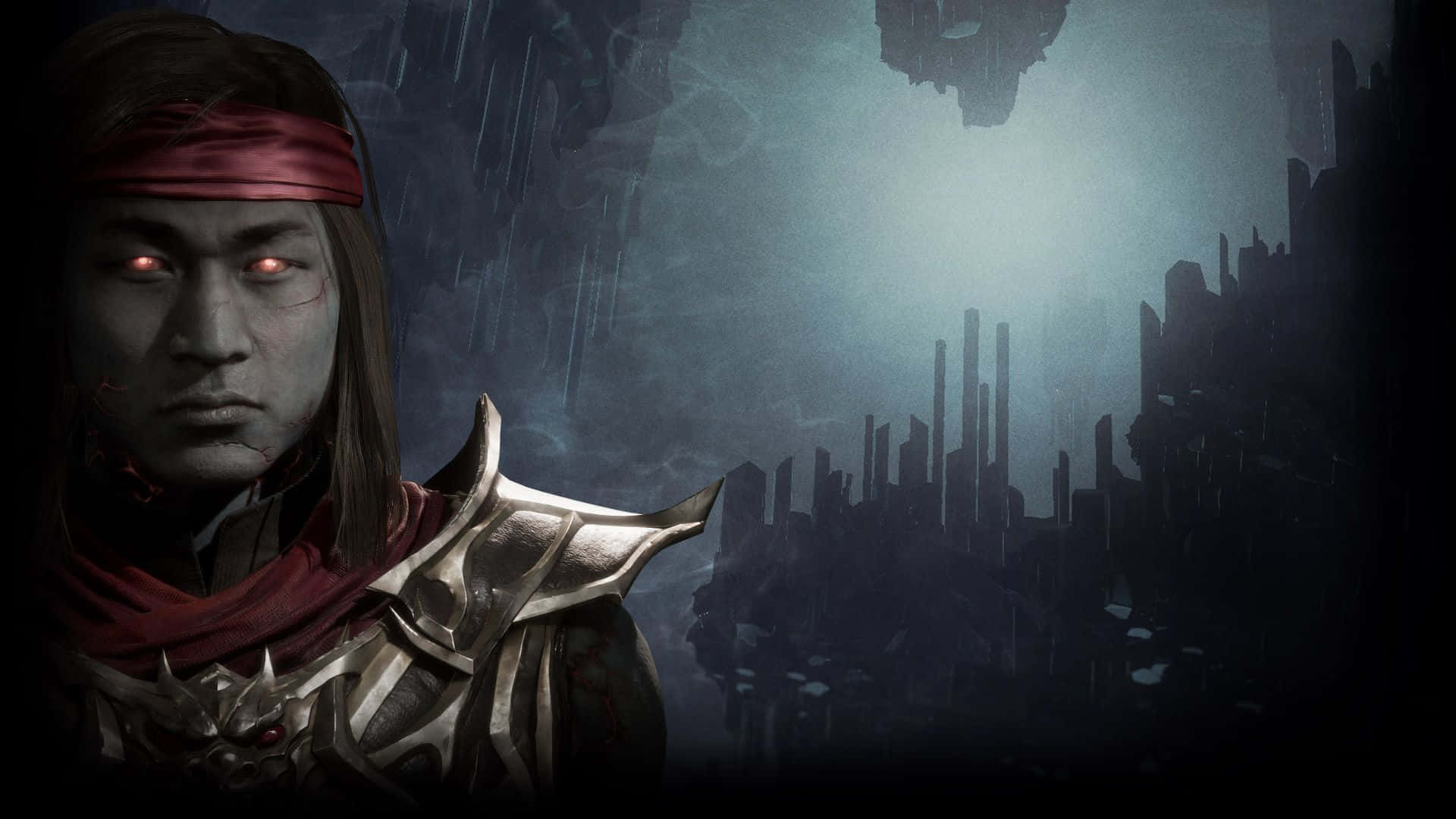 Mortal Kombat Liu Kang 桌布 壁紙 — 一個擁有發光紅眼和華麗盔甲的戰士，站在黑暗多雨的城市景觀中，天空發光。