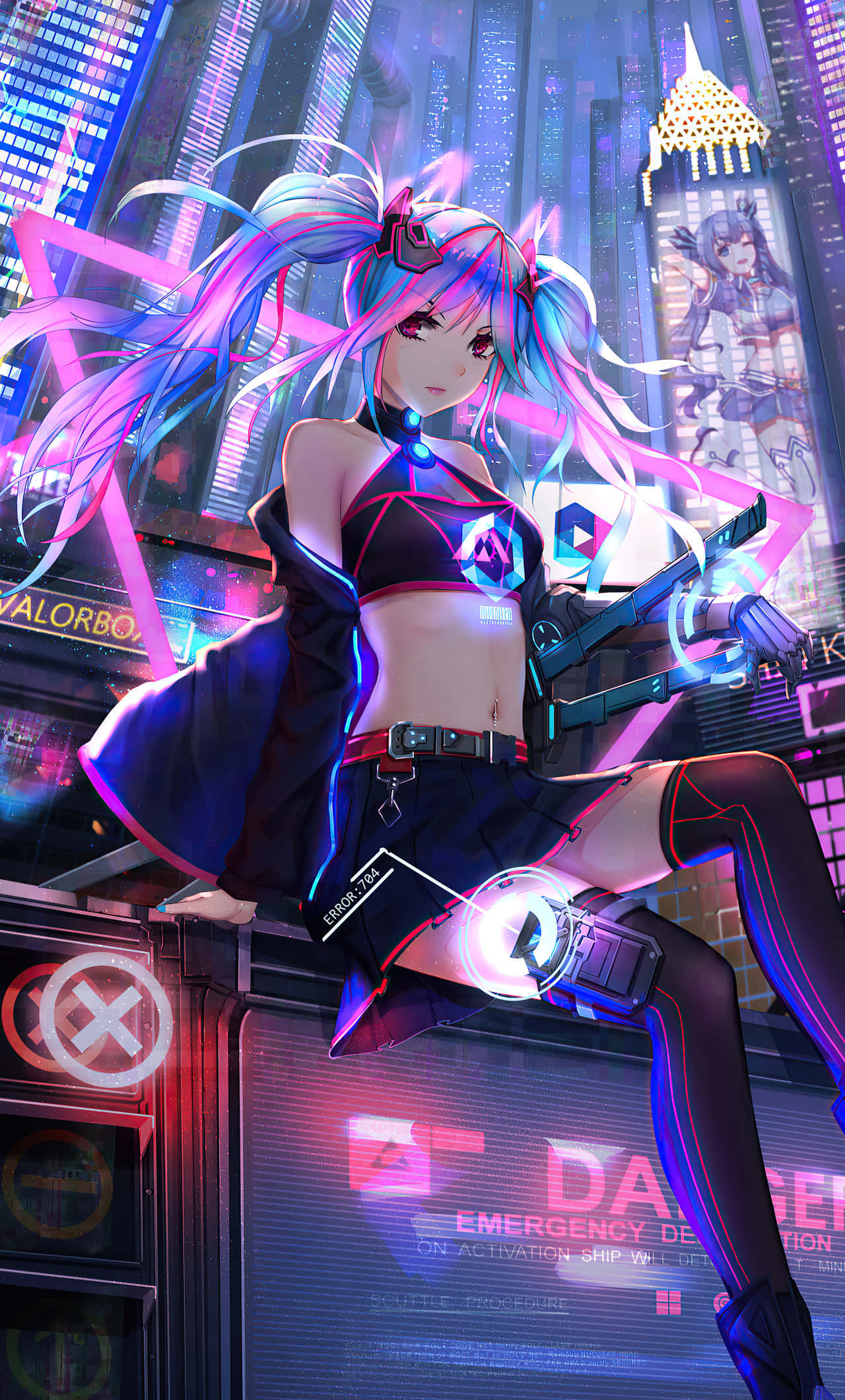 初音未來 桌布 壁紙 — 一個擁有發光藍色頭髮和未來裝備的賽博龐克動漫女孩，夜晚站在霓虹燈閃爍的城市景觀之上。