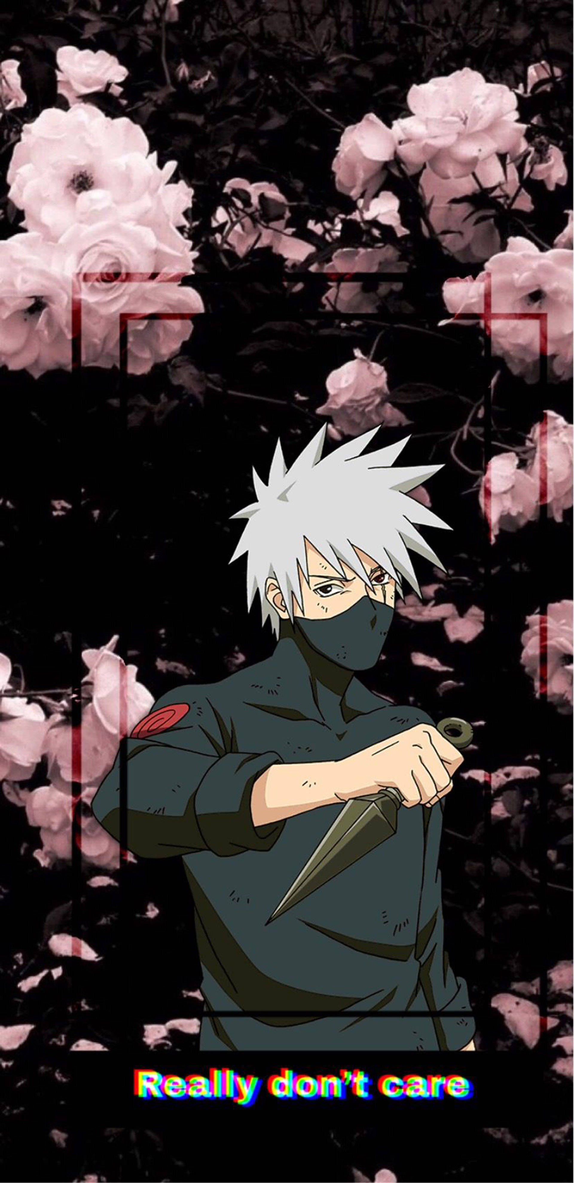 kakashi pfp 桌布 壁紙 — 一個擁有白色刺蝟頭和黑色面具的動漫角色，在粉紅玫瑰和深色樹葉的背景前握著一把苦無刀。