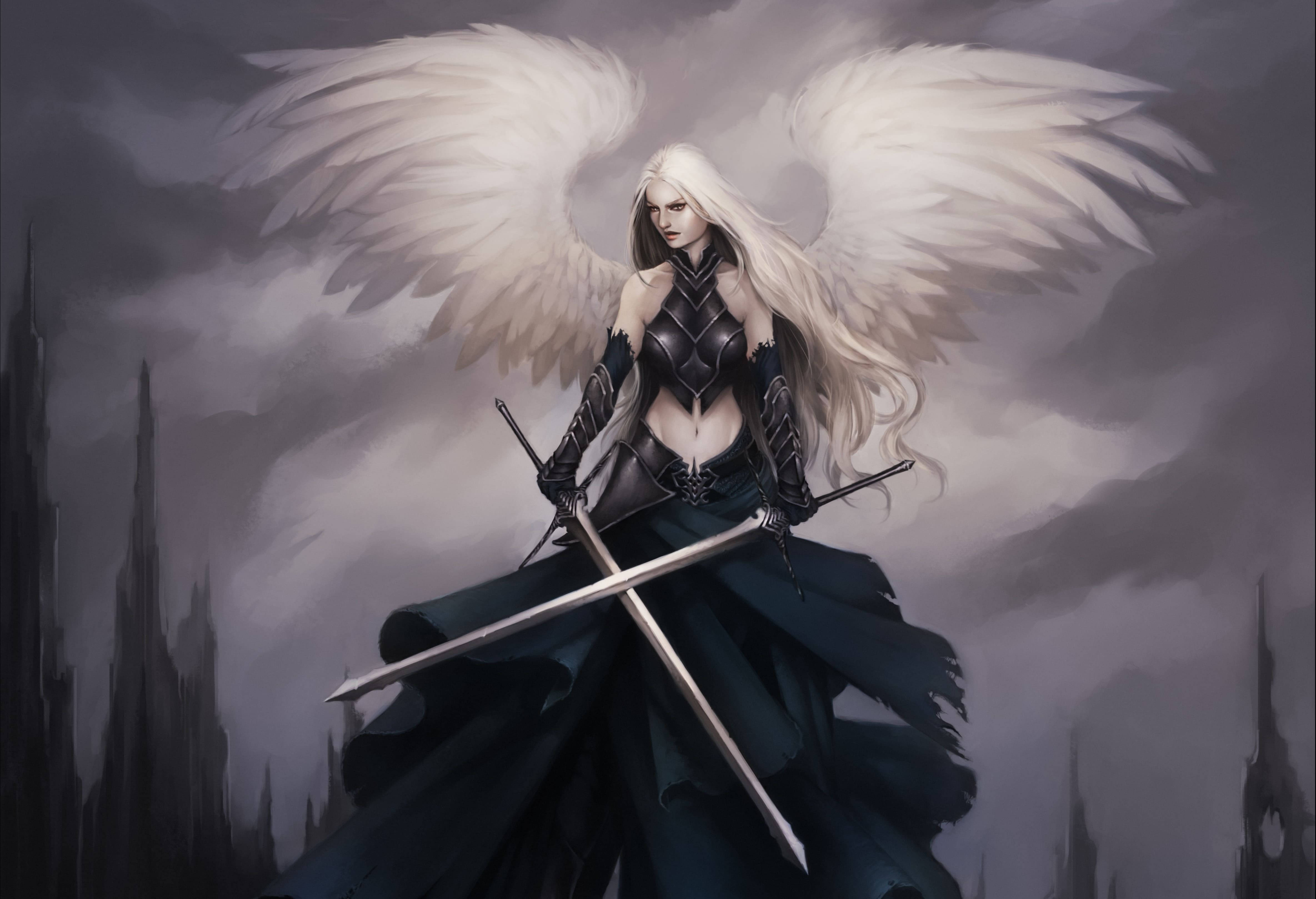 Goth 桌布 壁紙 — 一個擁有白色翅膀和交叉劍的黑暗天使，在暴風雨的天空下站在哥德式城市景觀前。