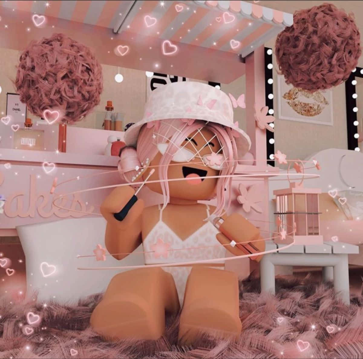 美學 Roblox 女孩 桌布 壁紙 — 一個擁有粉紅色頭髮和白色帽子的Roblox虛擬角色，愉快地坐在一個裝飾著心形和毛絨質感的粉彩粉色房間裡。