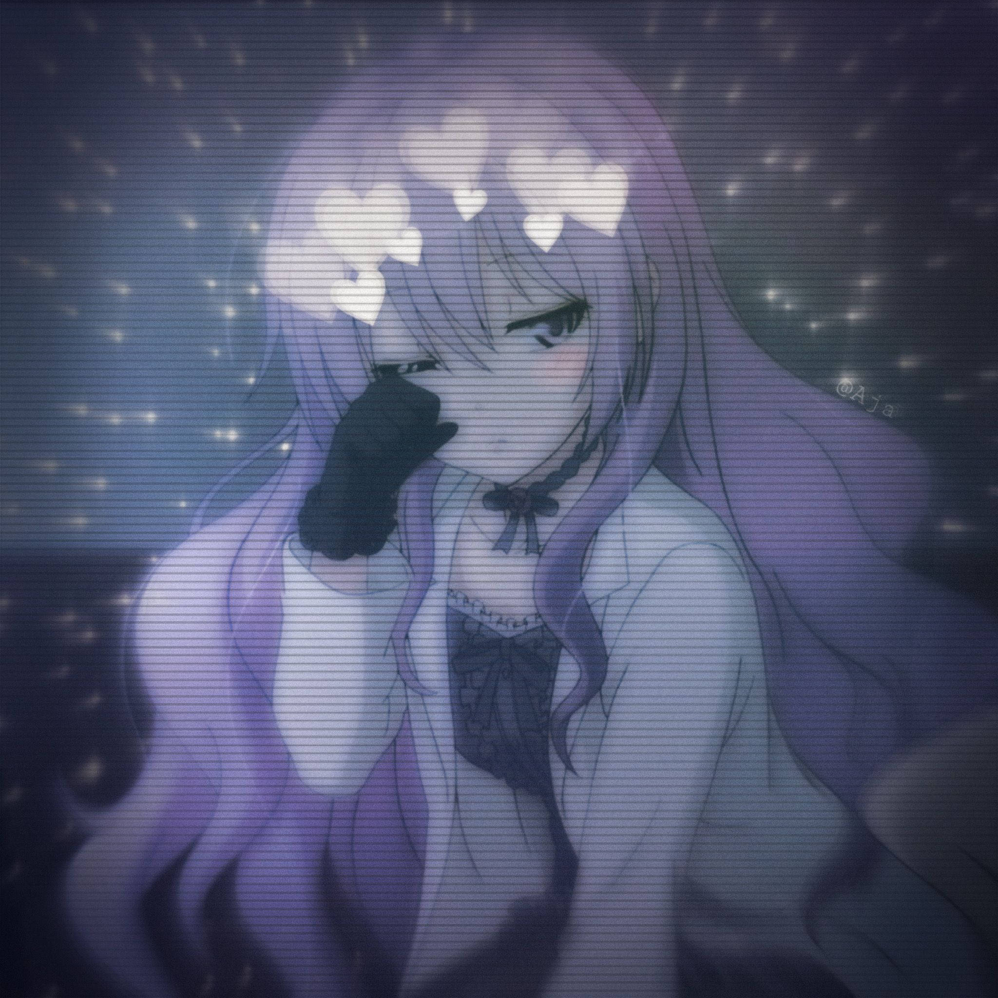 Edgy 桌布 壁紙 — 一個擁有紫色頭髮和發光心臟的憂鬱動漫女孩漂浮在一個帶有像素化濾鏡的星際數字虛空中。