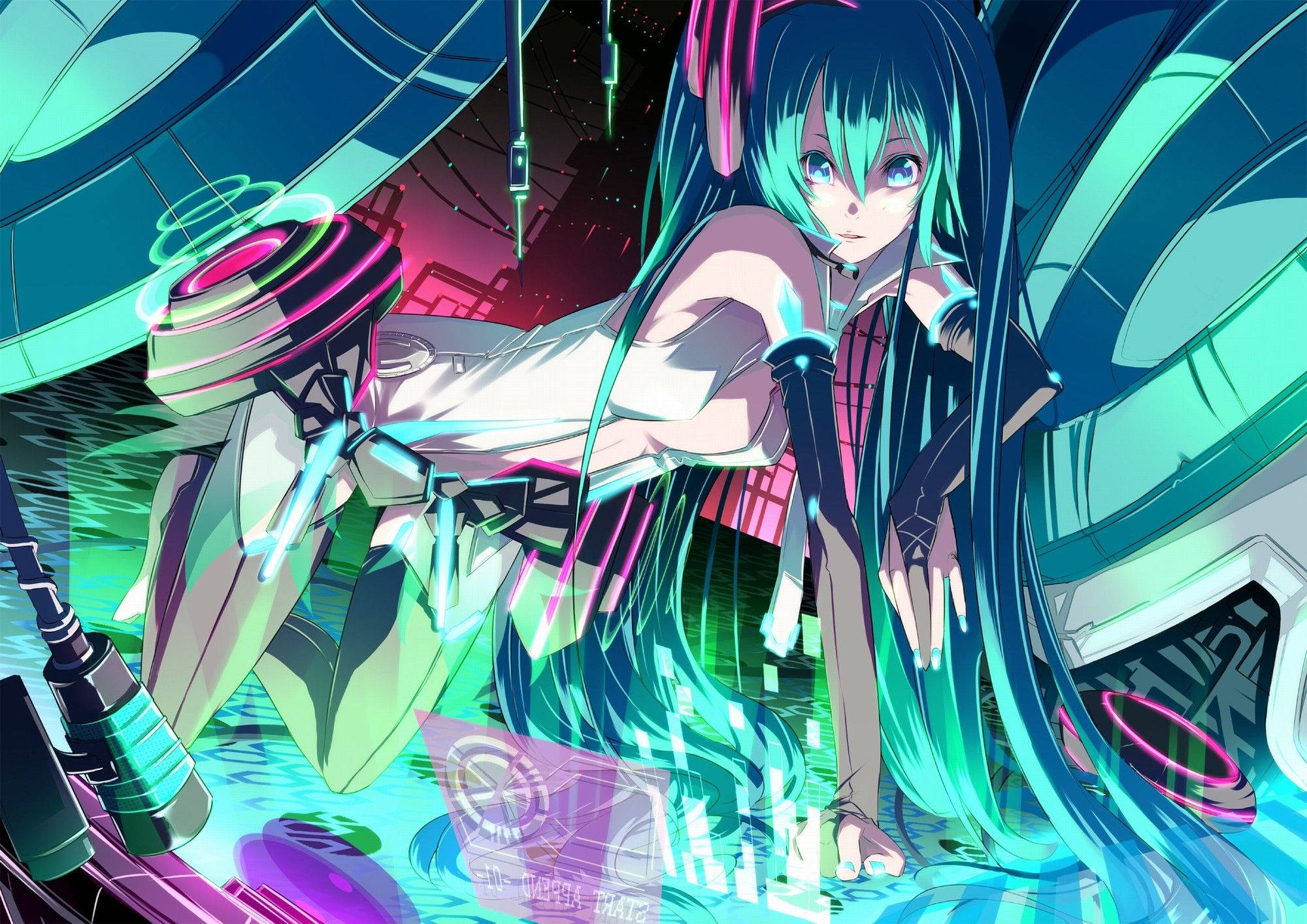 miku 桌布 壁紙 — 一個擁有青綠色頭髮和發光粉紅色點綴的賽博龐克動漫女孩站在霓虹燈照亮的未來城市景觀中。