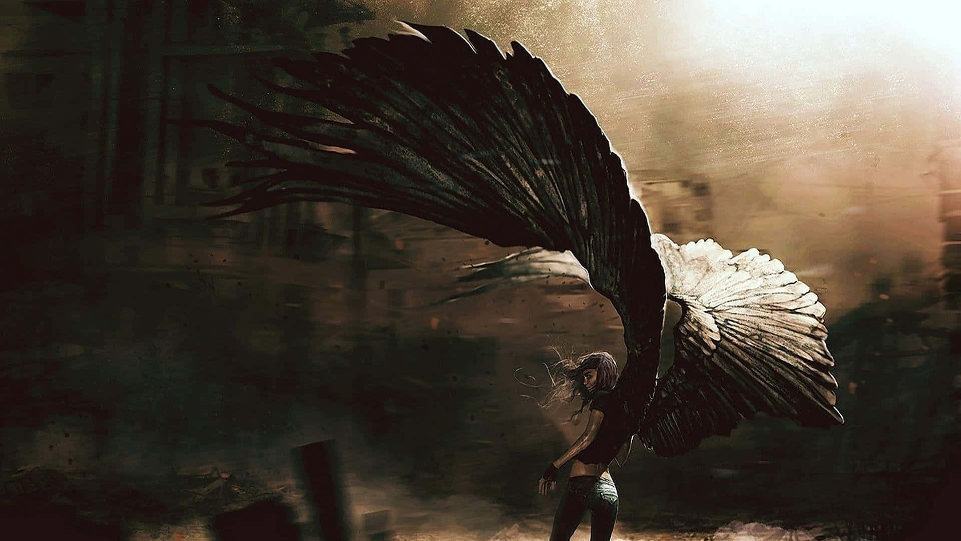 angels 桌布 壁紙 — 一個擁有黑色和白色翅膀的暗翼人物站在廢墟中，金色光芒穿透霧靄。