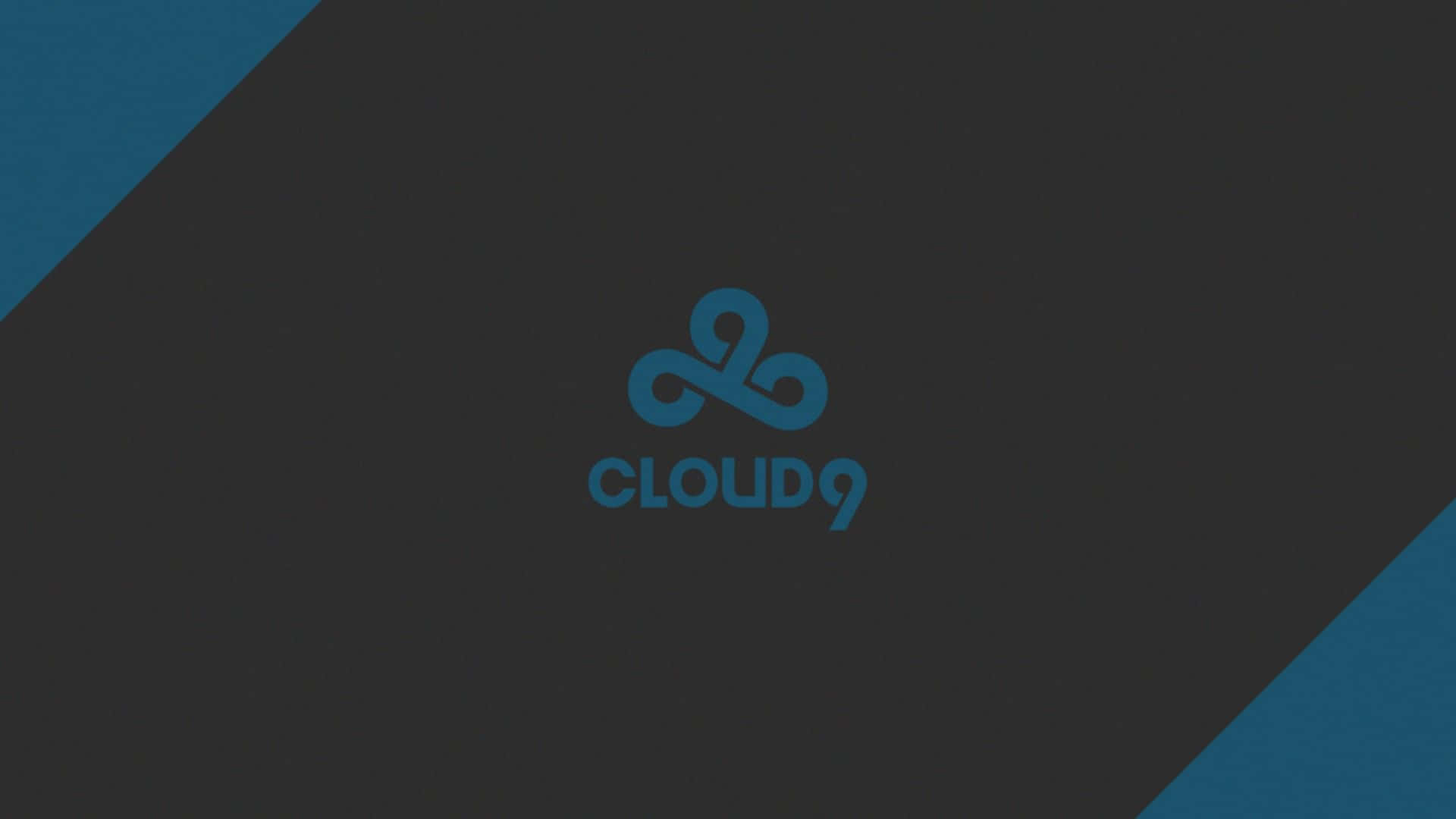 桌布 壁紙 — 一個時尚的藍色Cloud9標誌，居中於深灰色背景上，帶有藍綠色對角線點綴。