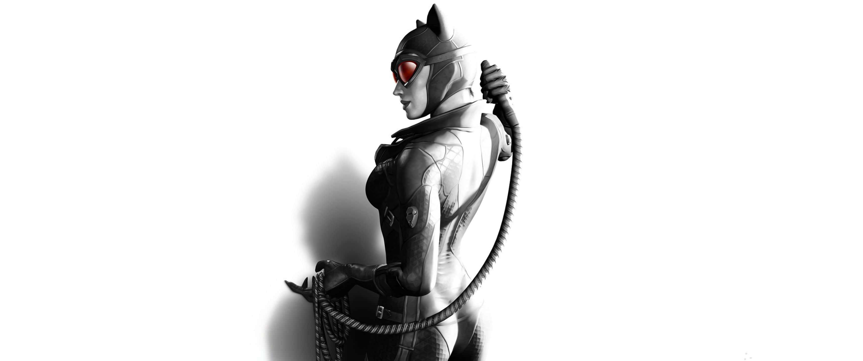 3440x1440p Batman Arkham City 桌布 壁紙 — 一個時尚的貓女，單色調，紅色發光的眼睛，手持鞭子，背景是純白色。