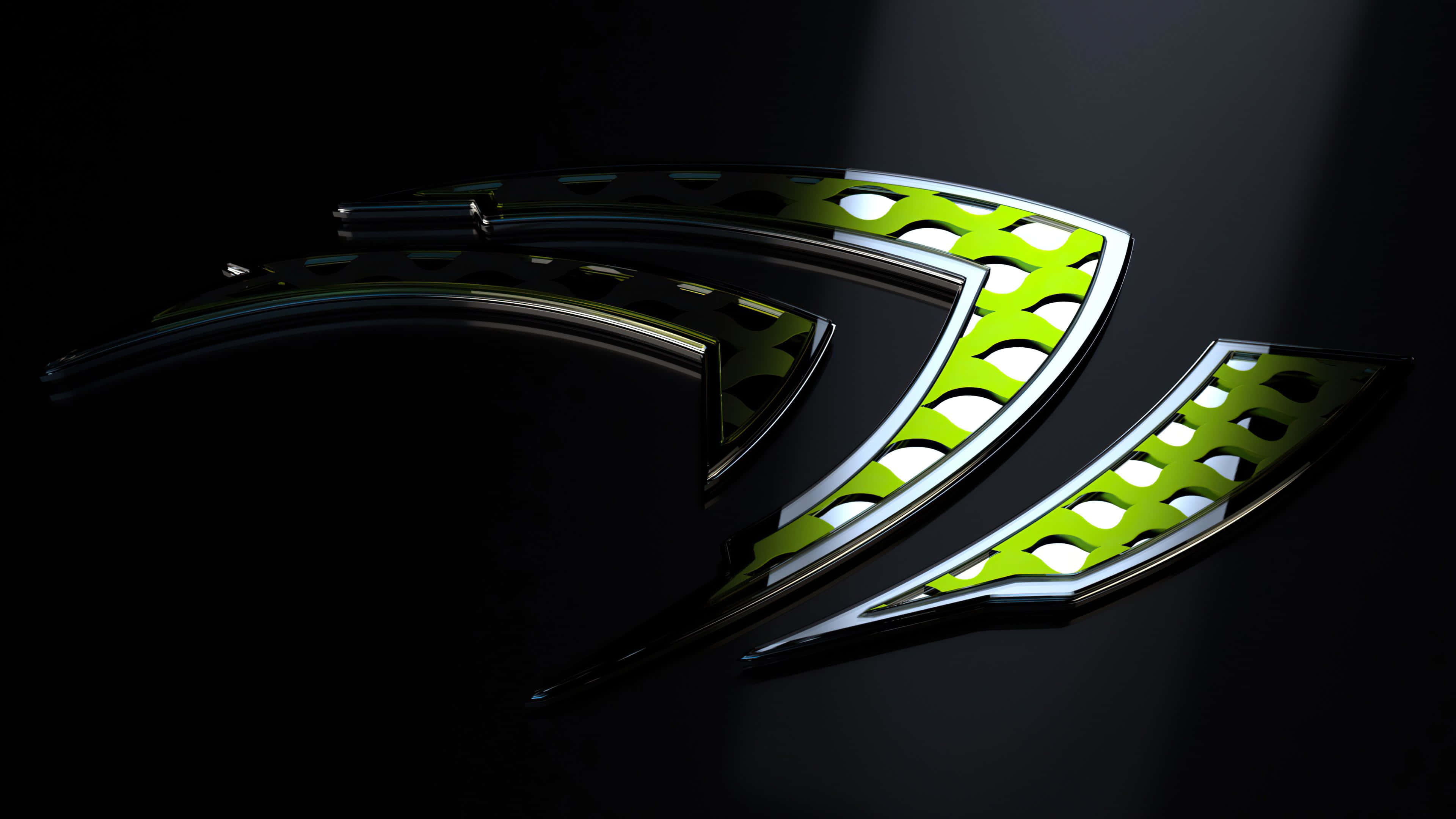 Nvidia 4K UHD 桌布 壁紙 — 一個時尚的金屬NVIDIA標誌，帶有鮮豔的綠色點綴，在黑暗背景下的戲劇性聚光燈下閃耀。