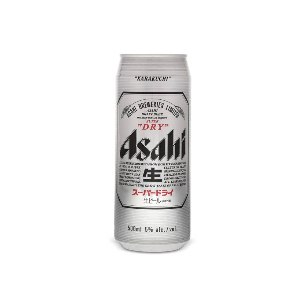Beer 桌布 壁紙 — 一個時尚的銀色 Asahi Super Dry 啤酒罐，帶有粗體黑色和紅色文字，居中放置在乾淨的白色背景上。