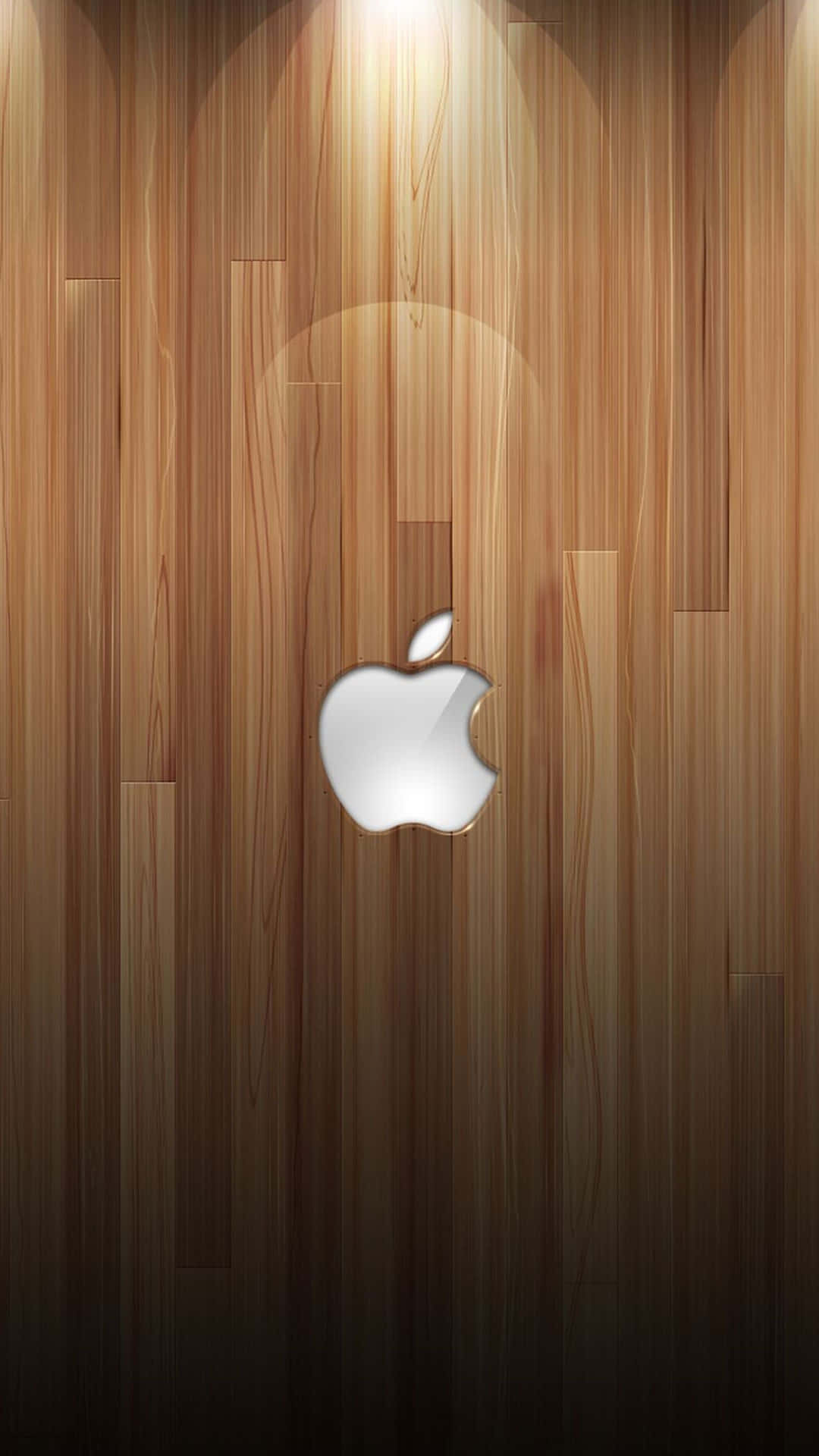 iPhone 桌布 壁紙 — 一個時尚的銀色Apple標誌，置於溫暖木紋面板背景中央，帶有柔和頂光。