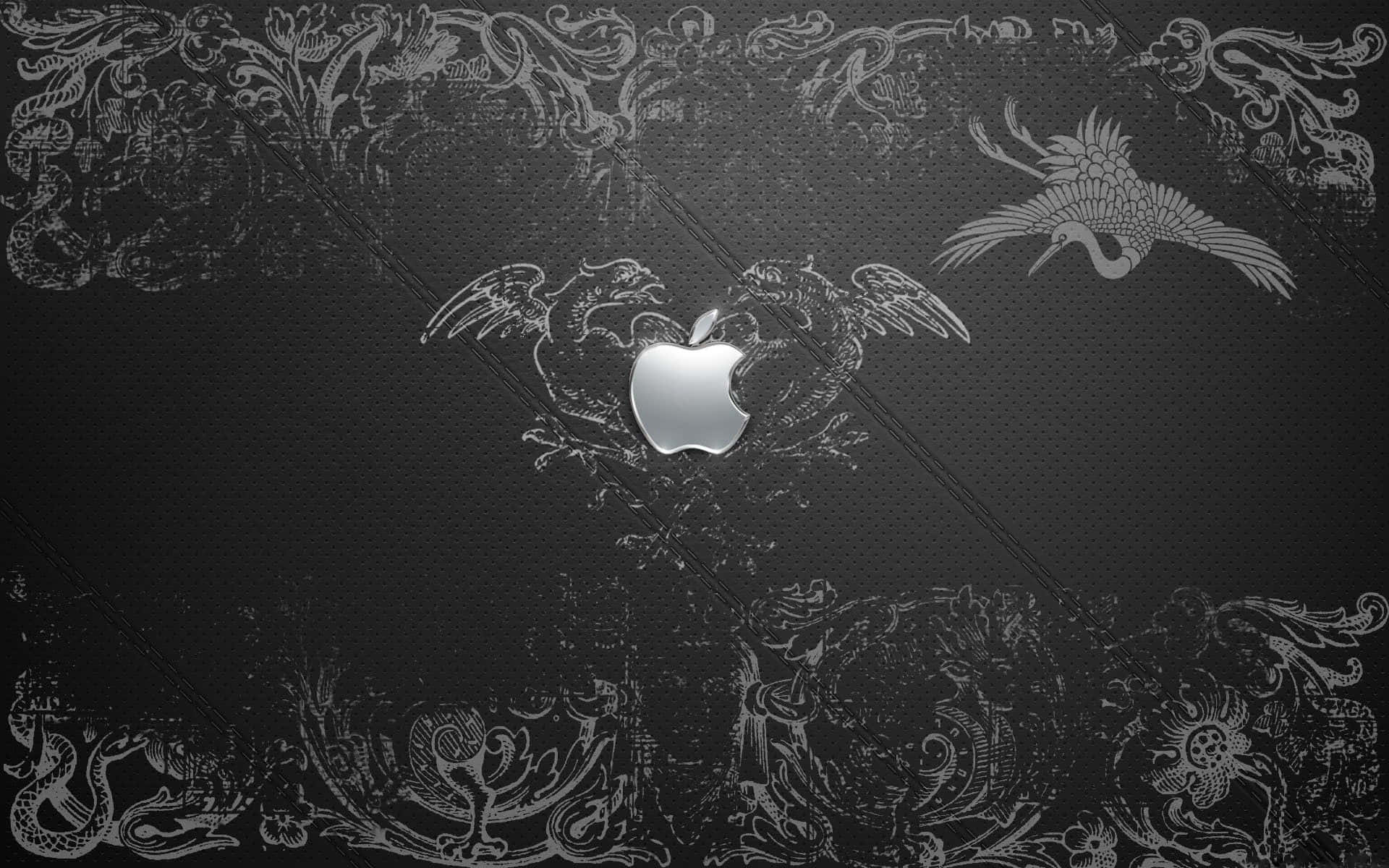 Design 桌布 壁紙 — 一個時尚的銀色Apple標誌置於深色紋理皮革中央，帶有精緻的白色華麗圖案和神話鳥類。