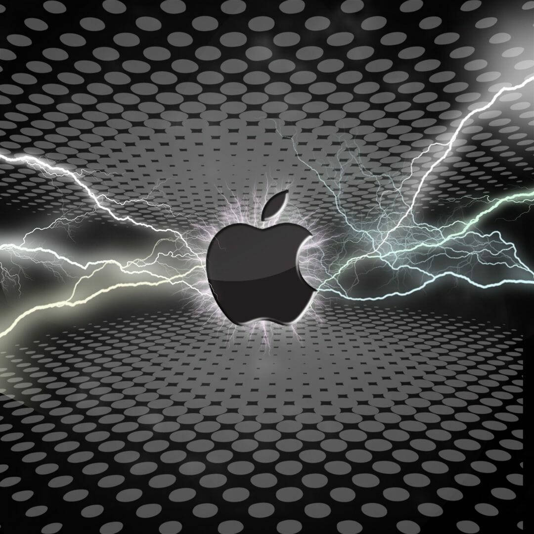 桌布 壁紙 — 一個時尚的黑色Apple標誌在穿孔金屬背景上散發出電光。