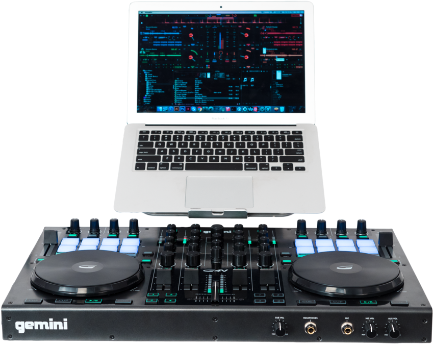 DJ 桌布 壁紙 — 一個時尚的黑色Gemini DJ控制器，帶有發光的藍色墊，位於銀色筆記型電腦下方，在黑色背景上顯示色彩繽紛的DJ軟體。