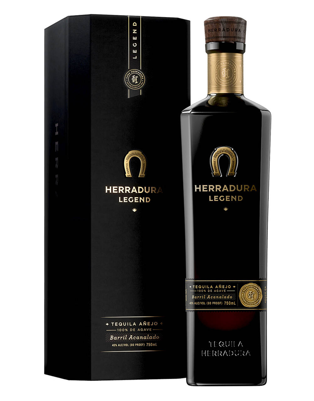 Herradura 桌布 壁紙 — 一個時尚的黑色瓶子和盒子，裝有Herradura Legend龍舌蘭酒，帶有金色點綴和馬蹄鐵標誌，背景為白色。