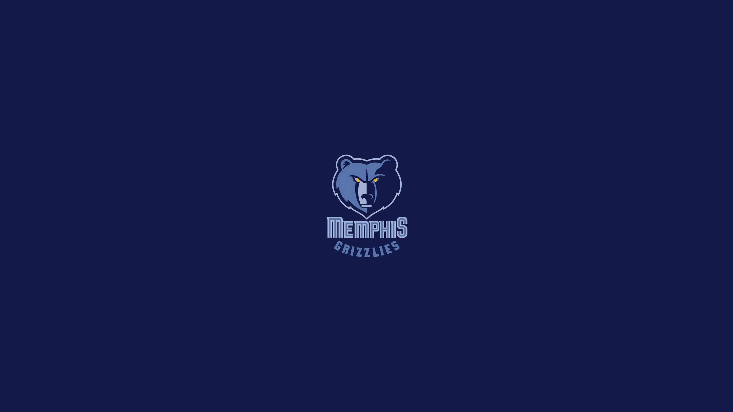 Memphis Grizzlies Logo 桌布 壁紙 — 一個曼菲斯灰熊隊標誌，居中於純海軍藍背景上，帶有發光的黃色眼睛。