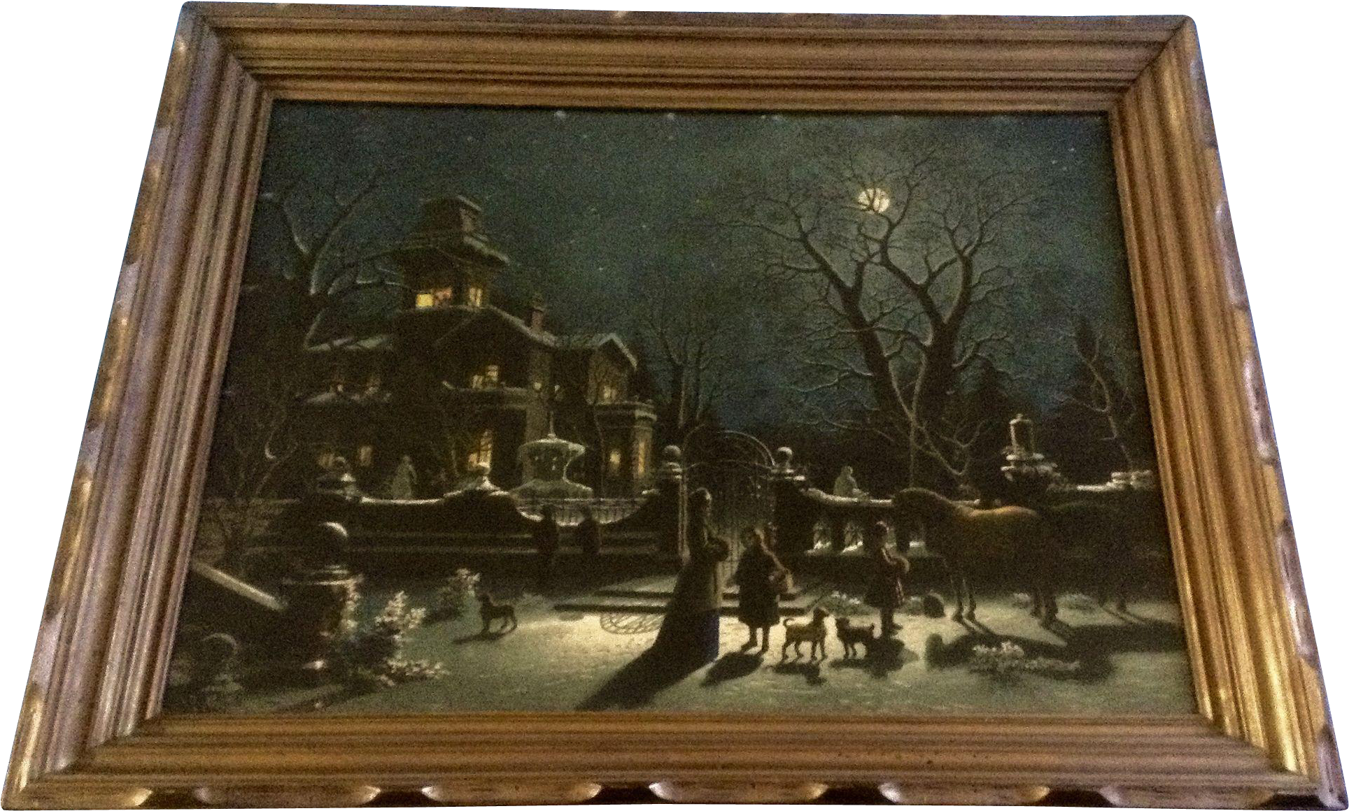 維多利亞風格 桌布 壁紙 — 一個月光照耀的冬夜場景描繪了一座宏偉的雪白豪宅，窗戶透出溫暖的光芒，人物和狗聚集在庭院中的一匹馬附近。