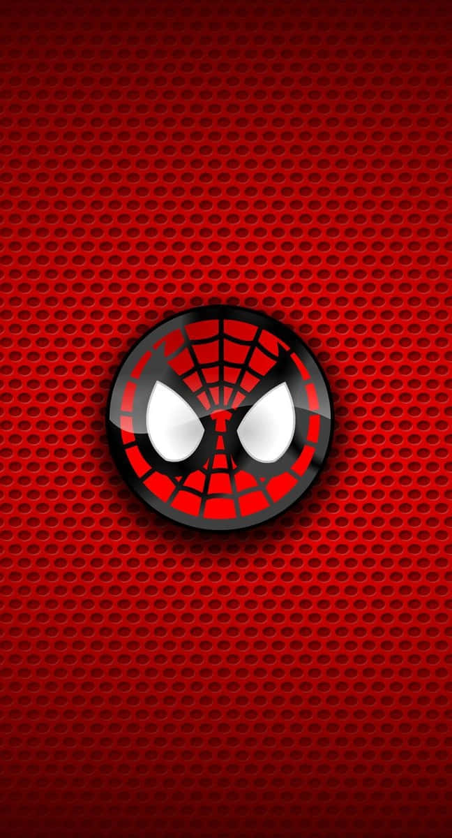 Spider Man Phone 桌布 壁紙 — 一個有光澤的圓形蜘蛛人面具圖示，置於有紋理的紅色穿孔背景中央。