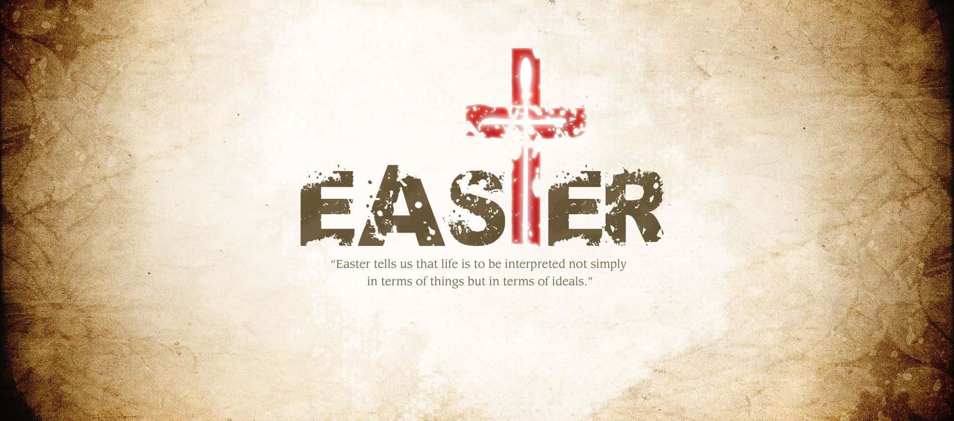 Religious Easter 桌布 壁紙 — 一個有紋理的羊皮紙背景，上面有一個紅色十字架，位於「EASTER」字樣上方，字體呈現磨損效果，下方附有引文。