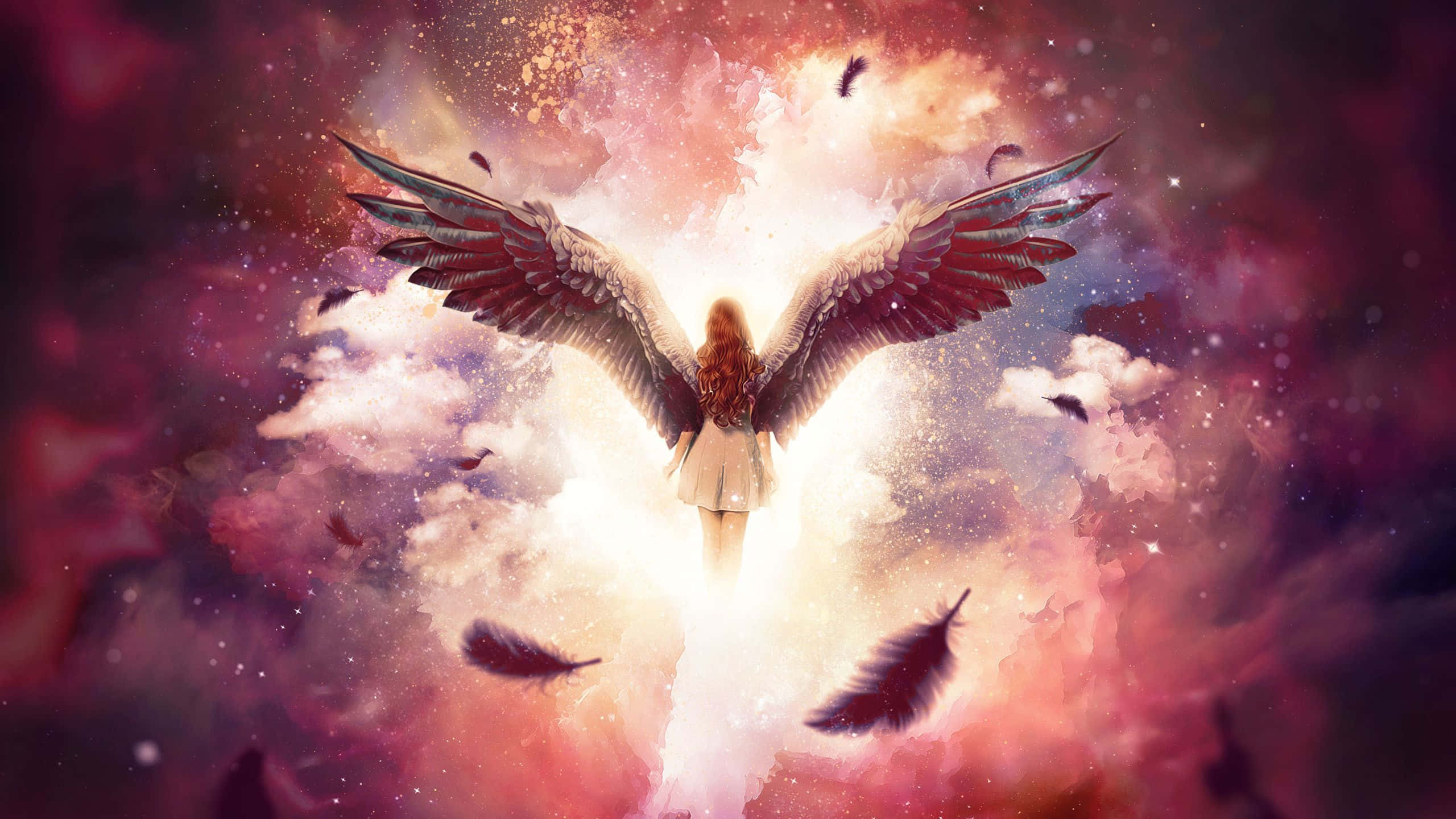Angel Wings 桌布 壁紙 — 一個有翼的人物穿過粉紅紫色雲層和漂浮羽毛的宇宙風暴，沐浴在光芒四射的光中升起。