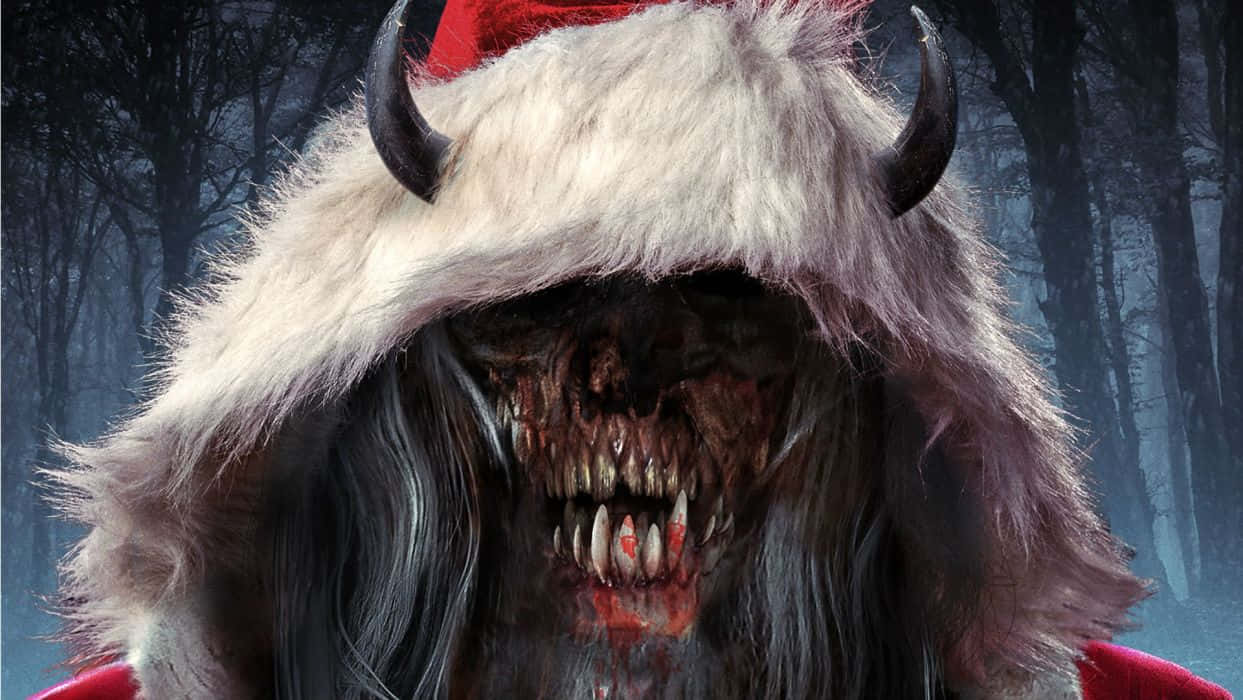 Krampus 桌布 壁紙 — 一個有角和血淋淋尖牙的怪物，在黑暗霧氣森林中戴著聖誕帽。