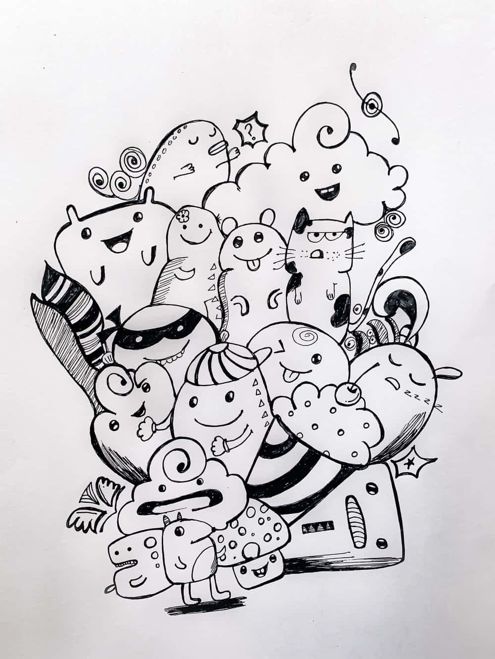 塗鴉動圖 桌布 壁紙 — 一個有趣的黑色和白色塗鴉，許多微笑的卡通生物和物體擠在一起，形成一個混亂而快樂的集群。