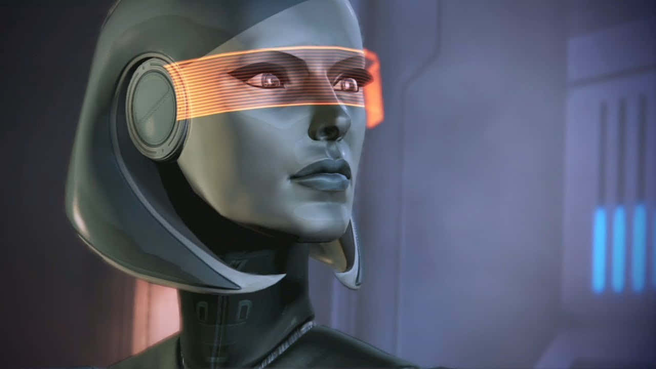 Mass Effect Edi 桌布 壁紙 — 一個未來感的女機器人，在昏暗的科幻走廊中，戴著發光的橙色面罩和時尚的銀色頭盔。
